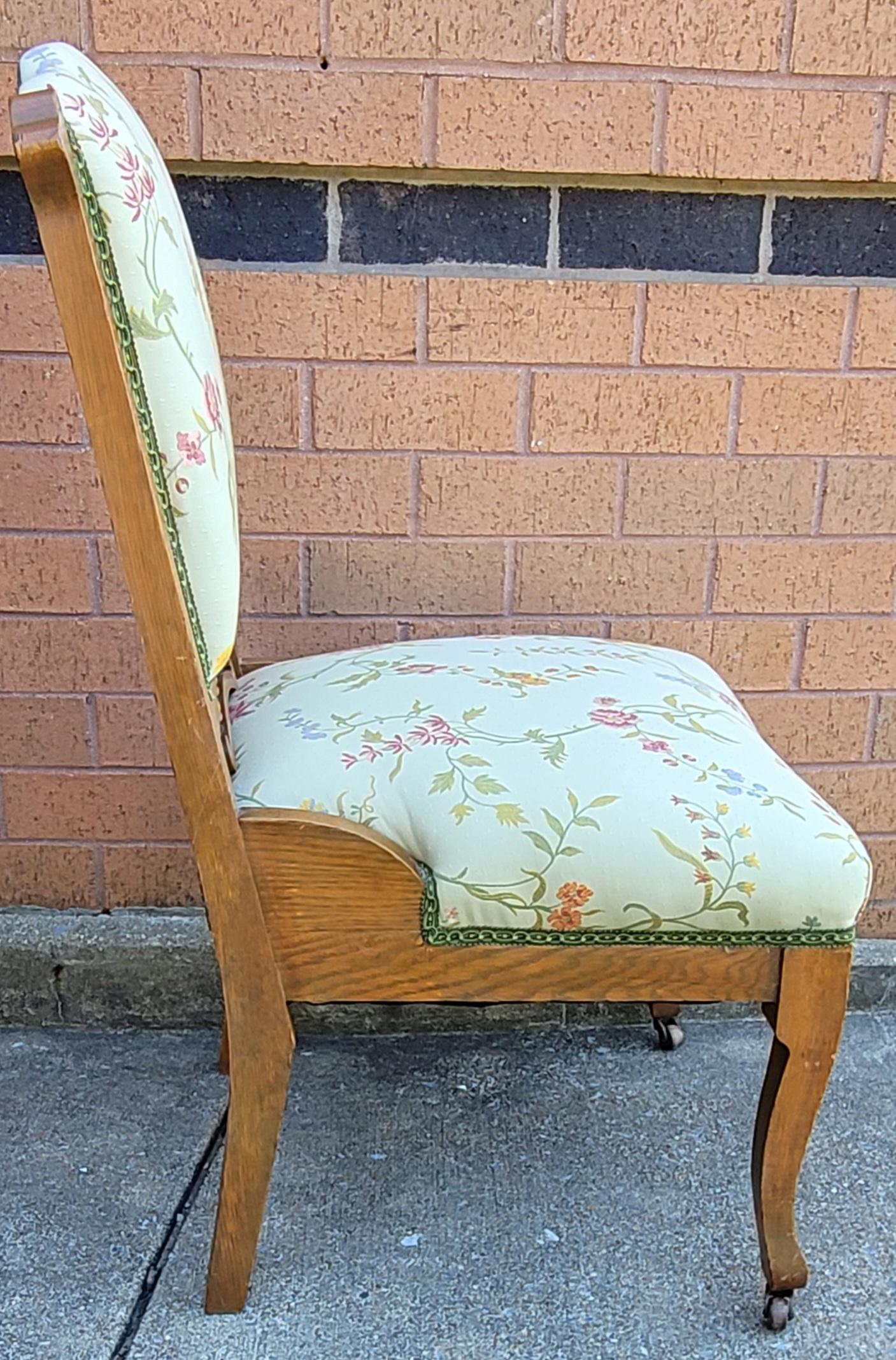 1920s Victorian Oak Upholstered Parlor Side Parlor Chairs, a Pair For Sale 3