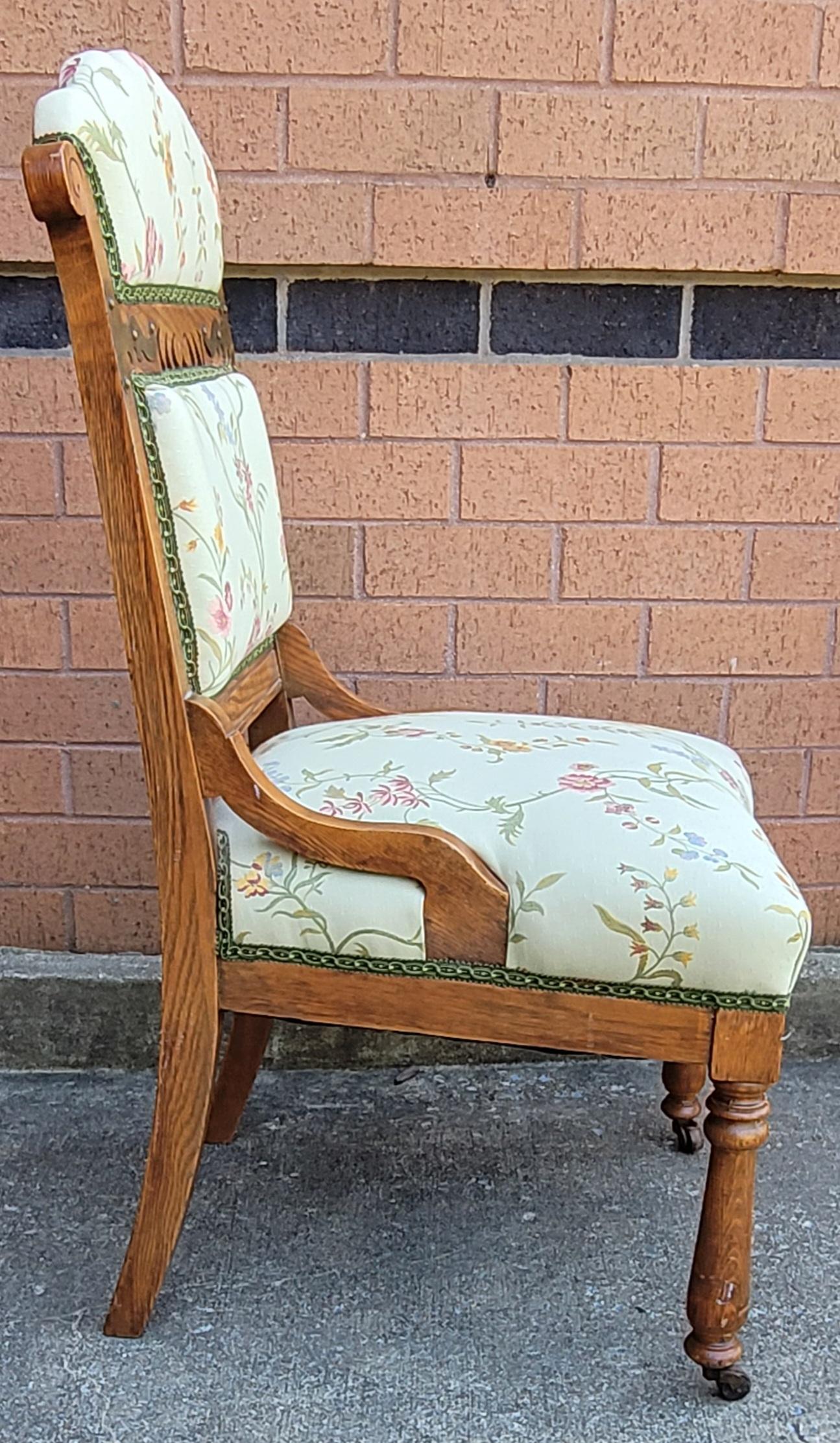 1920s Victorian Oak Upholstered Parlor Side Parlor Chairs, a Pair For Sale 4