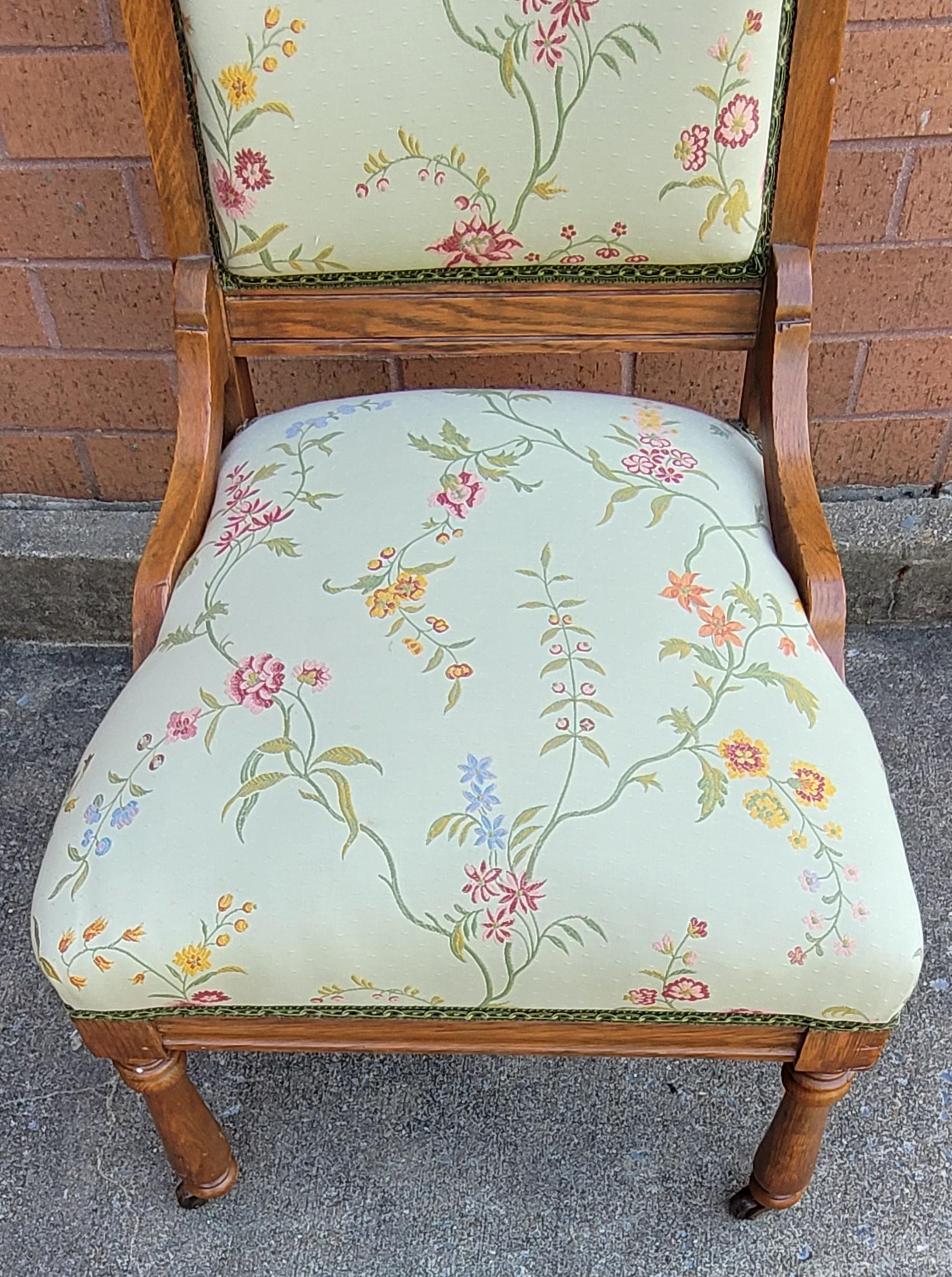 1920s Victorian Oak Upholstered Parlor Side Parlor Chairs, a Pair For Sale 7