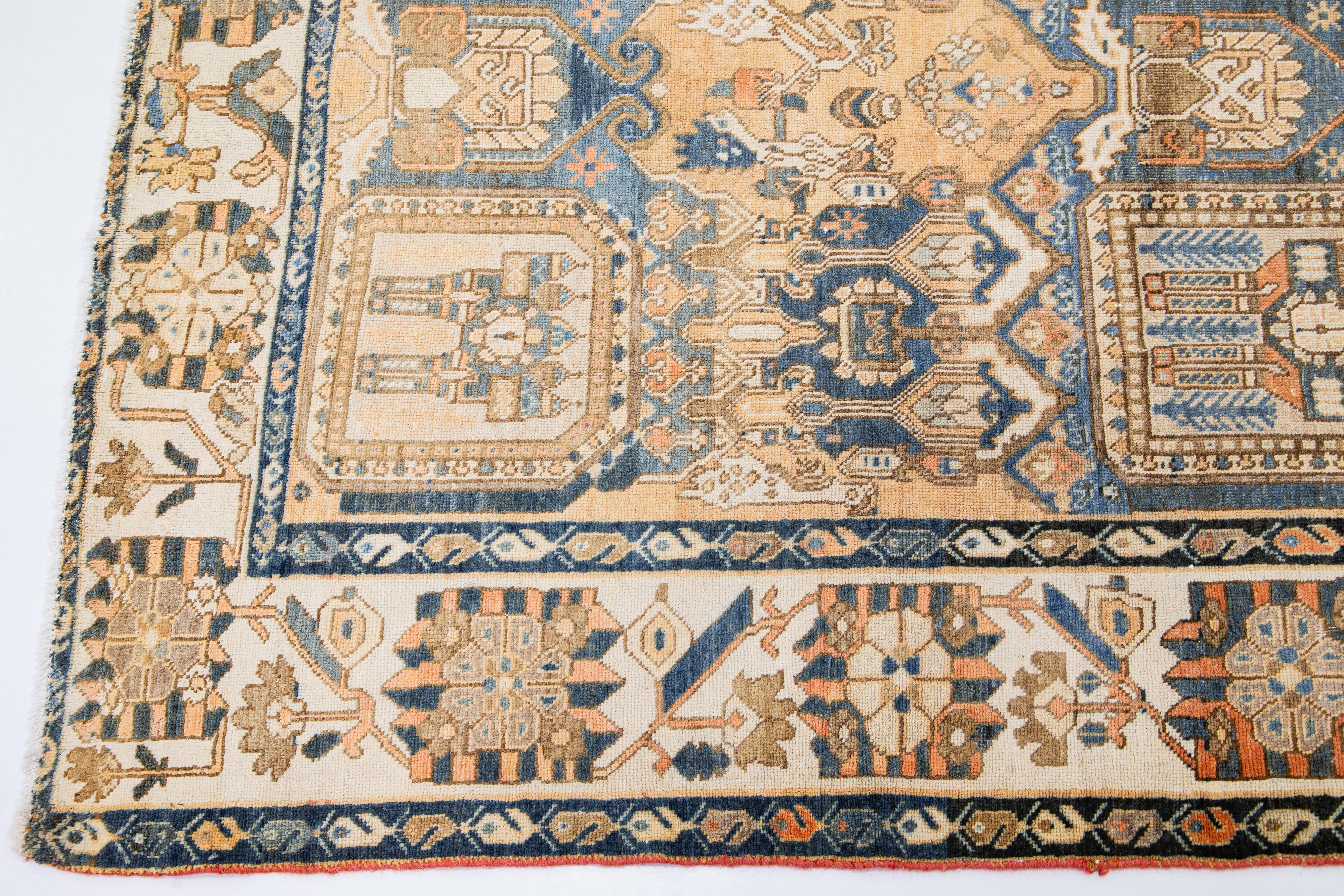 1920s Vintage Bakhtiari Medallón hecho a mano Tan Alfombra de lana Anudado a mano en venta