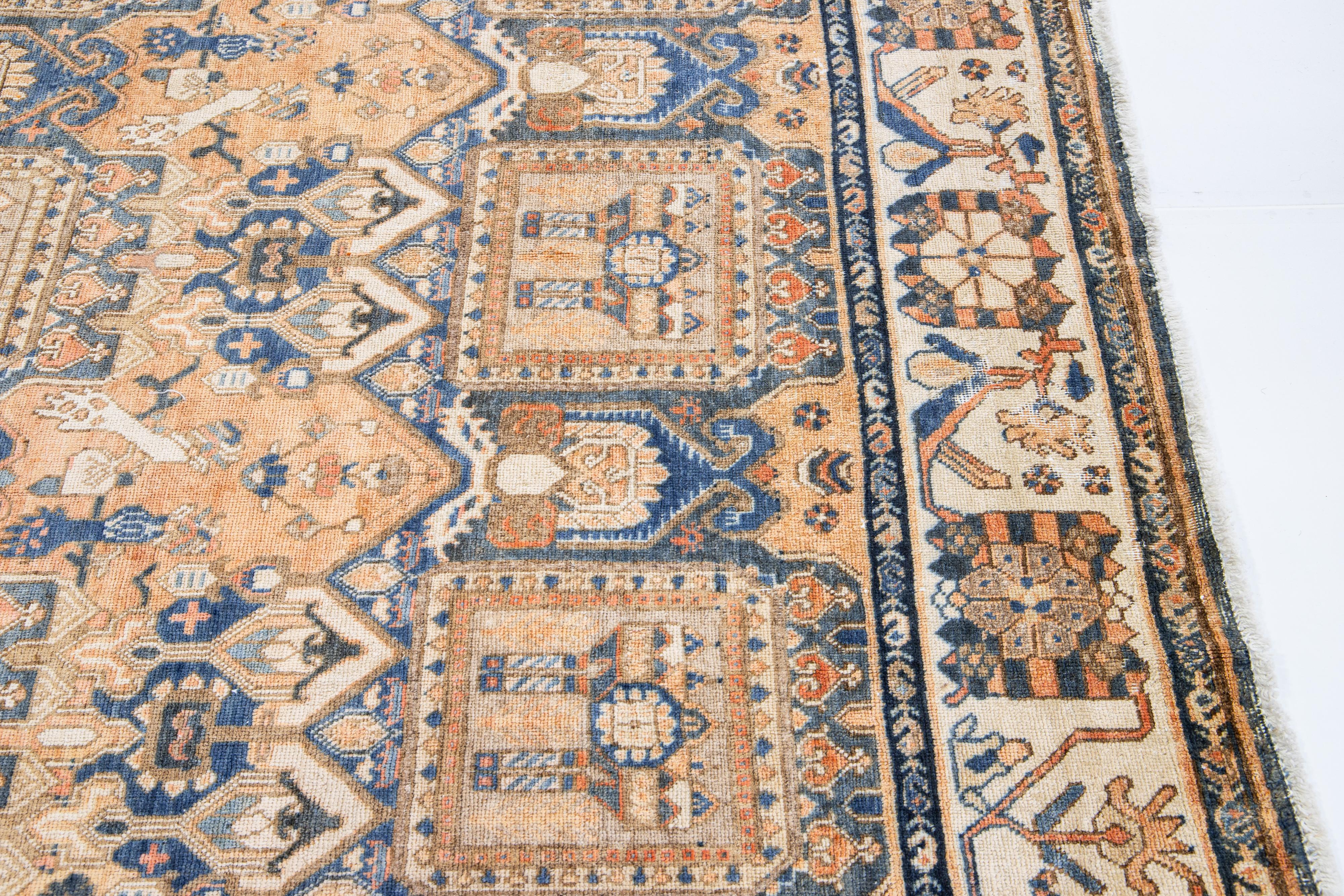 1920s Vintage Bakhtiari Medallón hecho a mano Tan Alfombra de lana siglo XX en venta