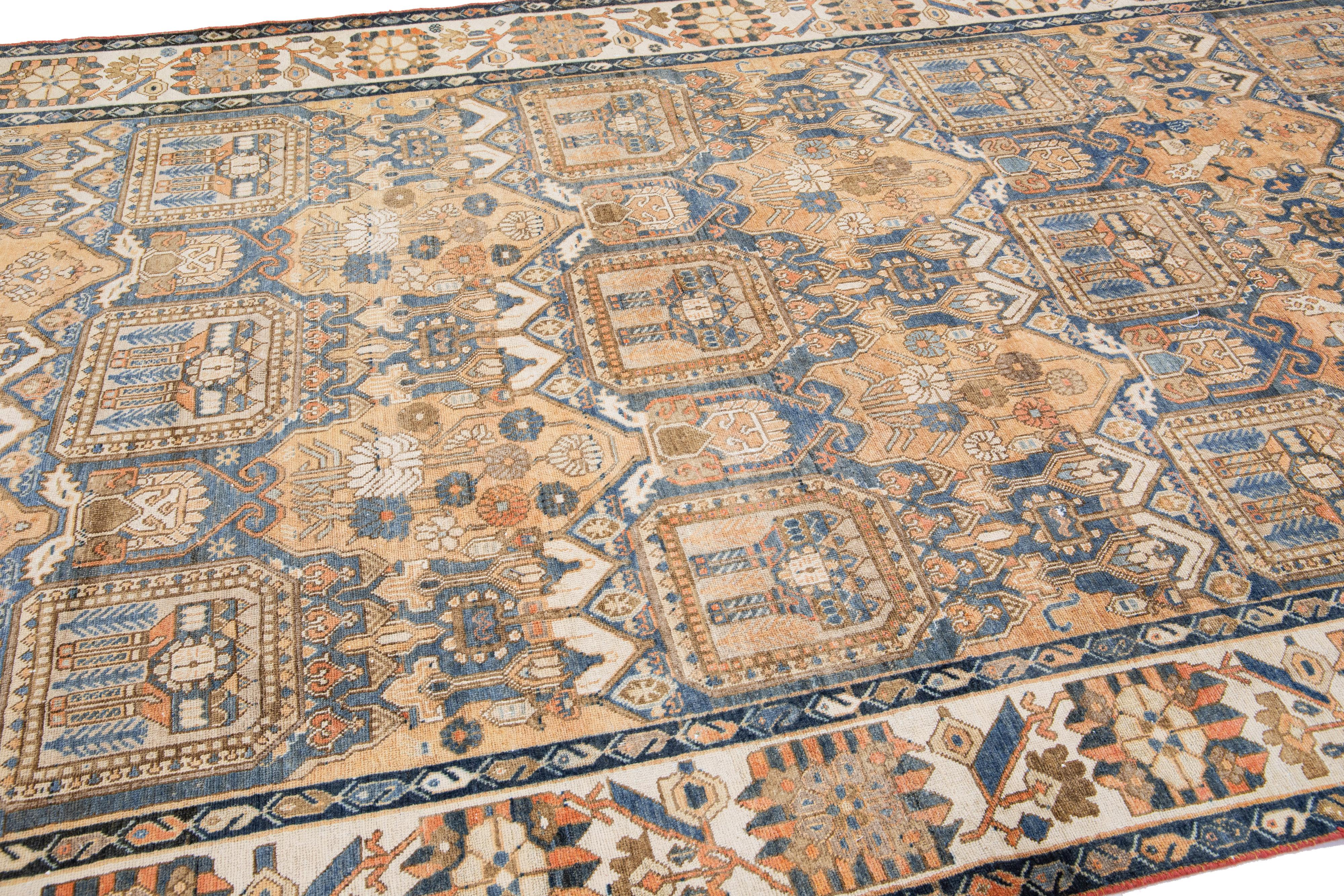 1920s Vintage Bakhtiari Medallón hecho a mano Tan Alfombra de lana en venta 1