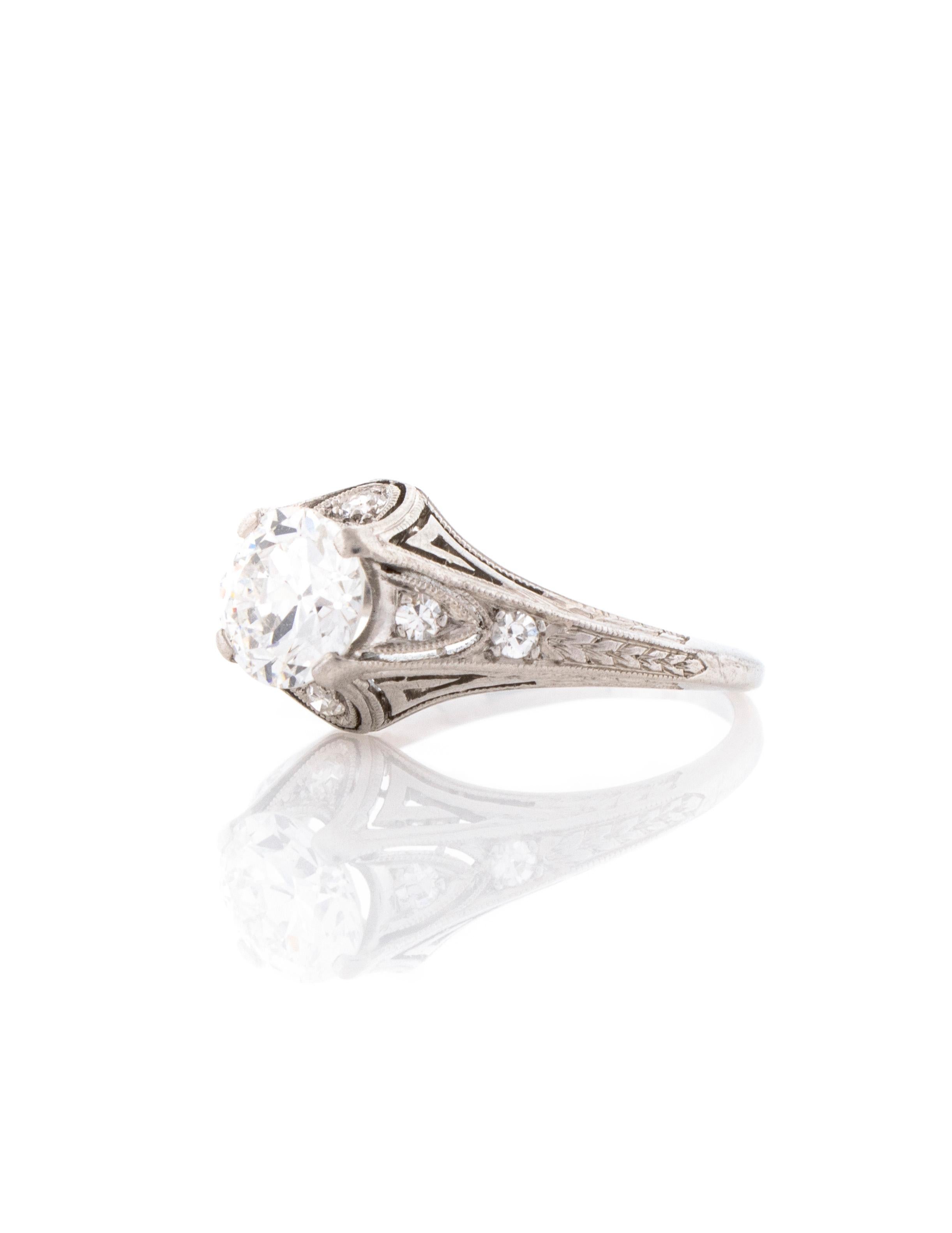 Women's 1920's Vintage Diamond Engagement Ring in Original Platinum Setting For Sale