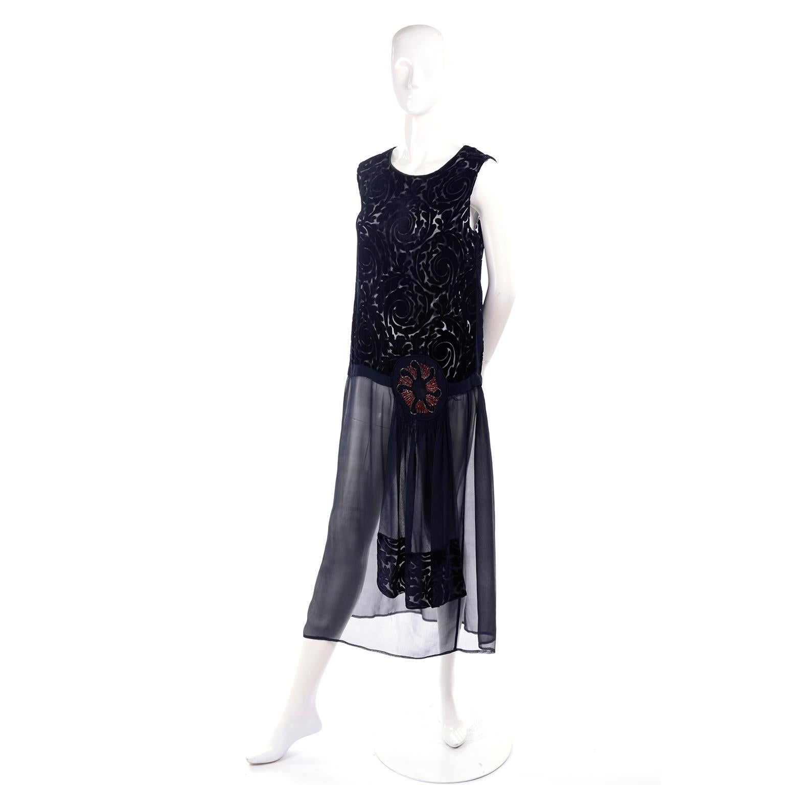 1920s Vintage Dress in Black Cut Velvet & Silk Chiffon W/ Red Beaded Flower In Good Condition In Portland, OR