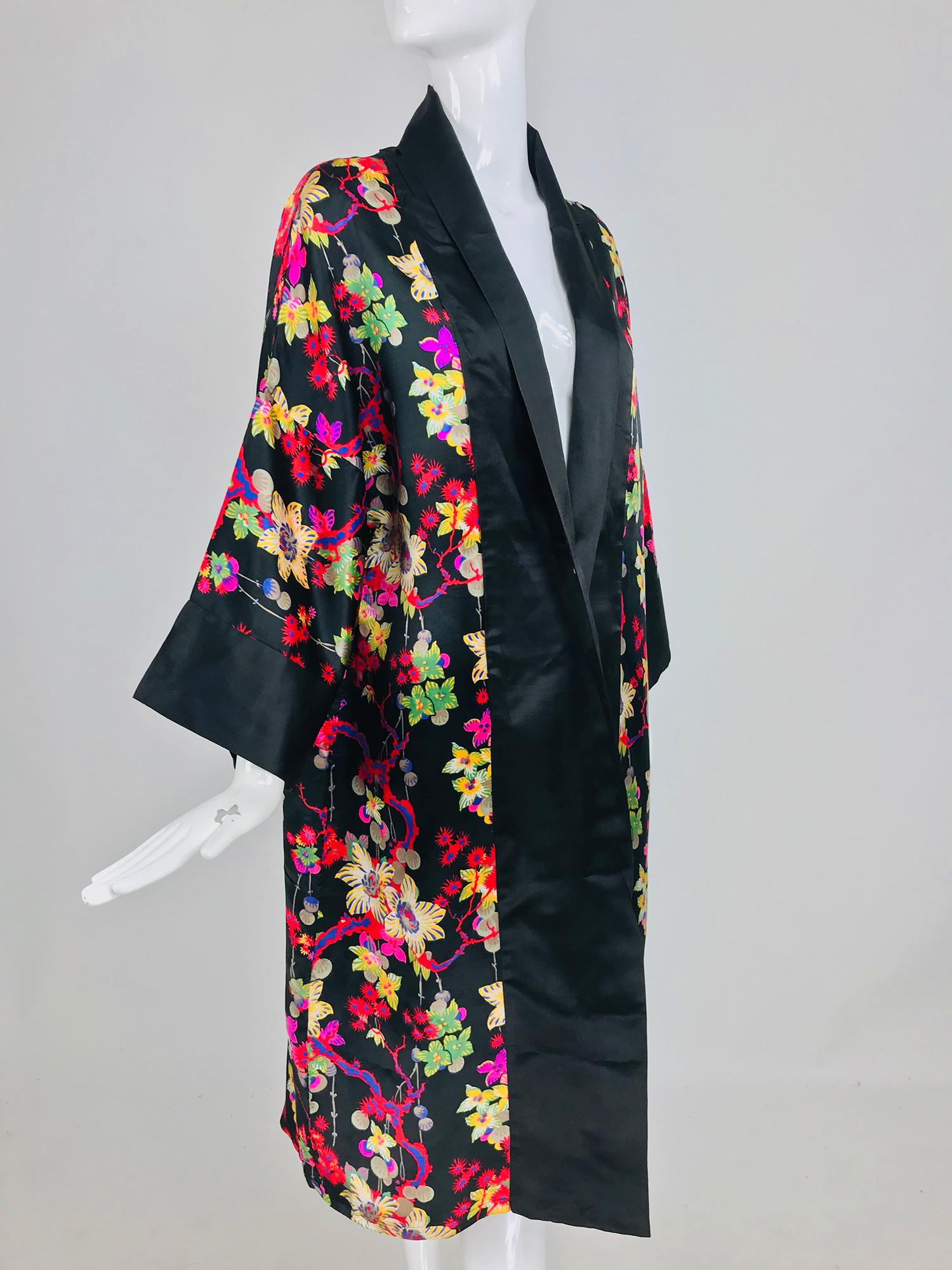 1920s Vintage Silk Kimono Robe Fantasy Floral Print 3