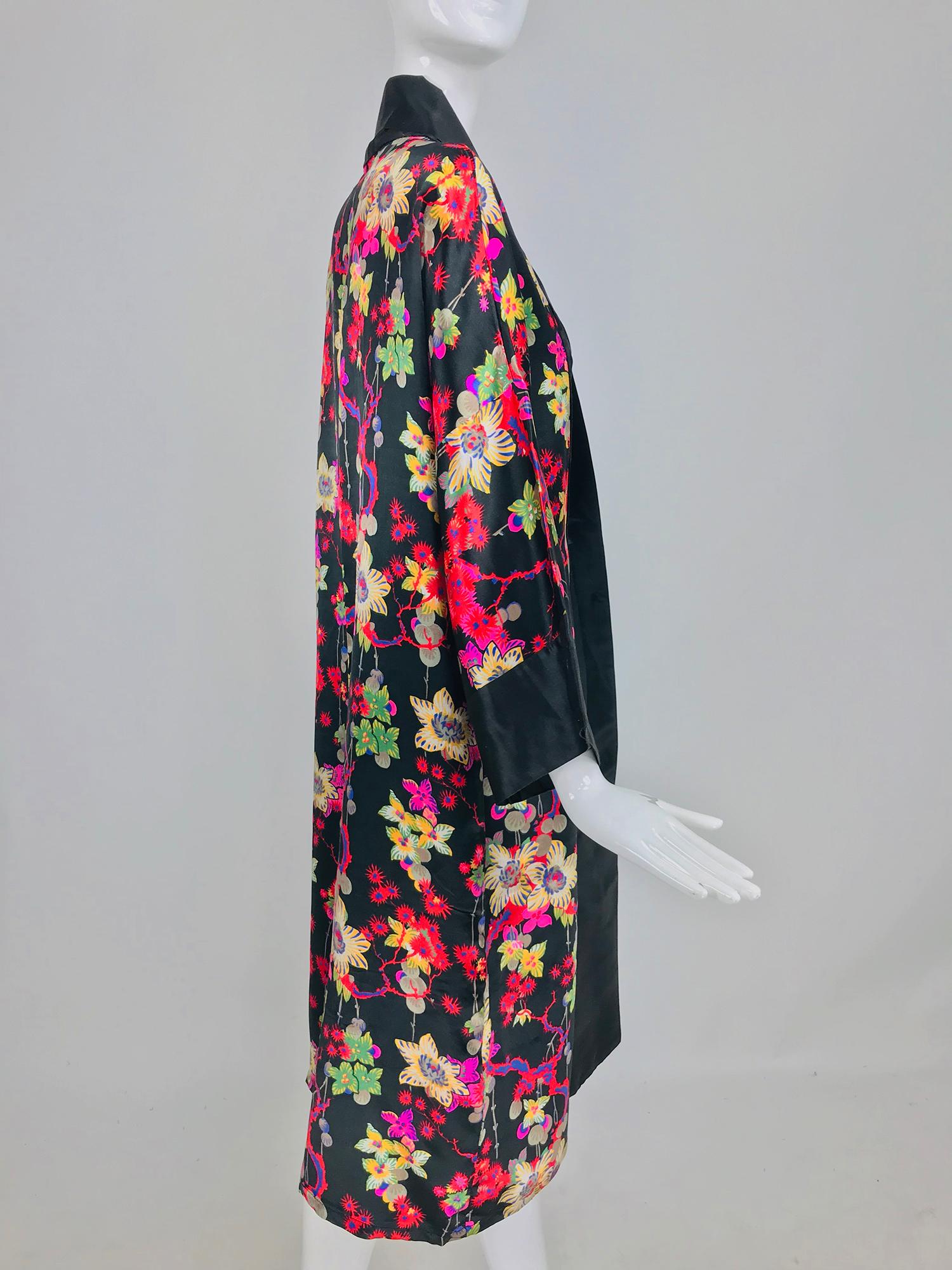 1920s Vintage Silk Kimono Robe Fantasy Floral Print 1