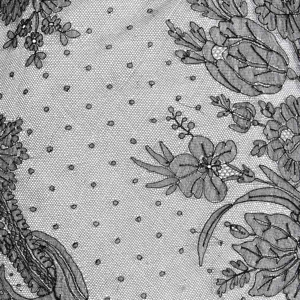 1920er Vintage Kleid - Florale Spitze - Seitenschlitz + V-Ausschnitt Detail  (Schwarz) im Angebot