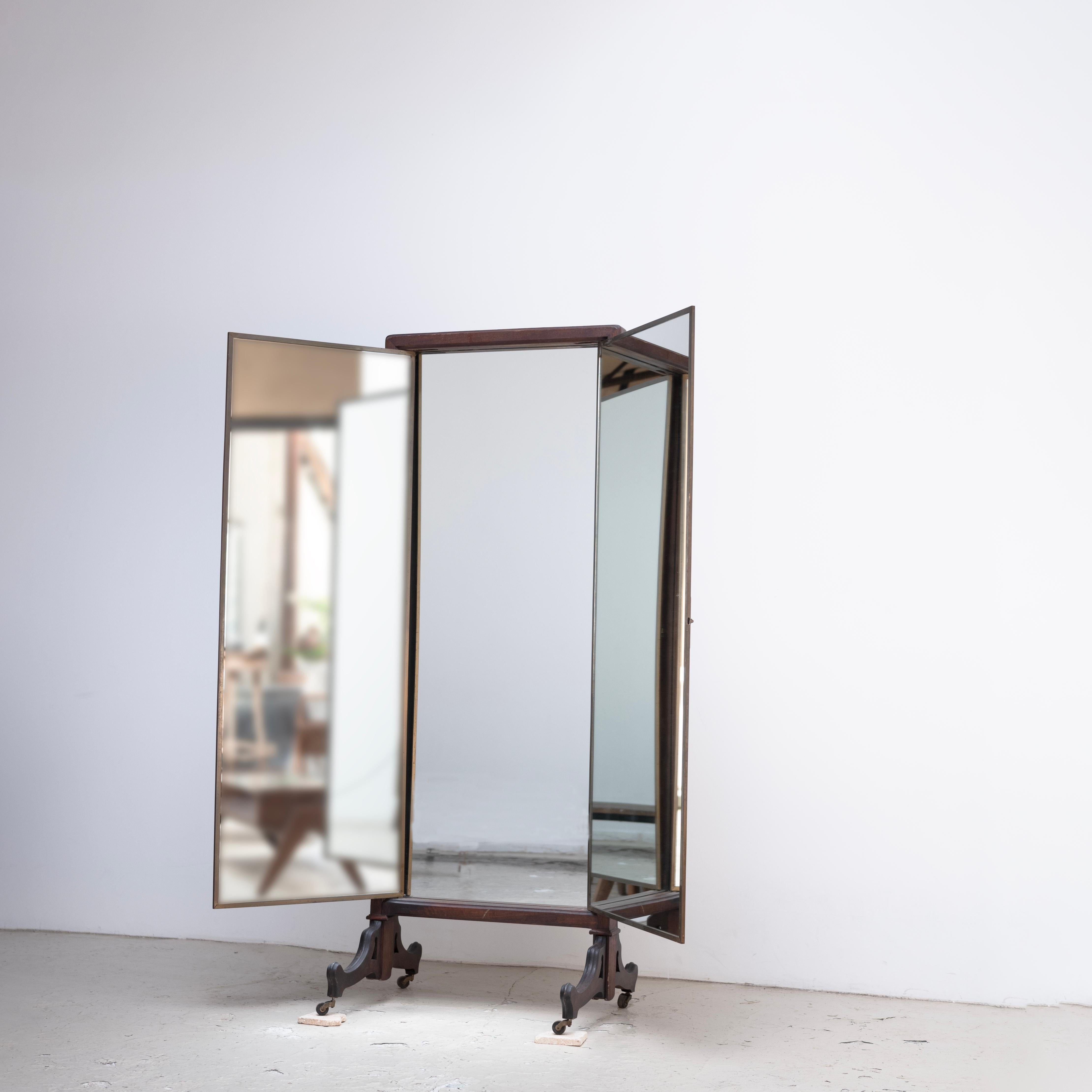1920s , Vintage Three fold mirror , MIROIR BROT , France
I plan to disassemble the legs to reduce shipping costs!