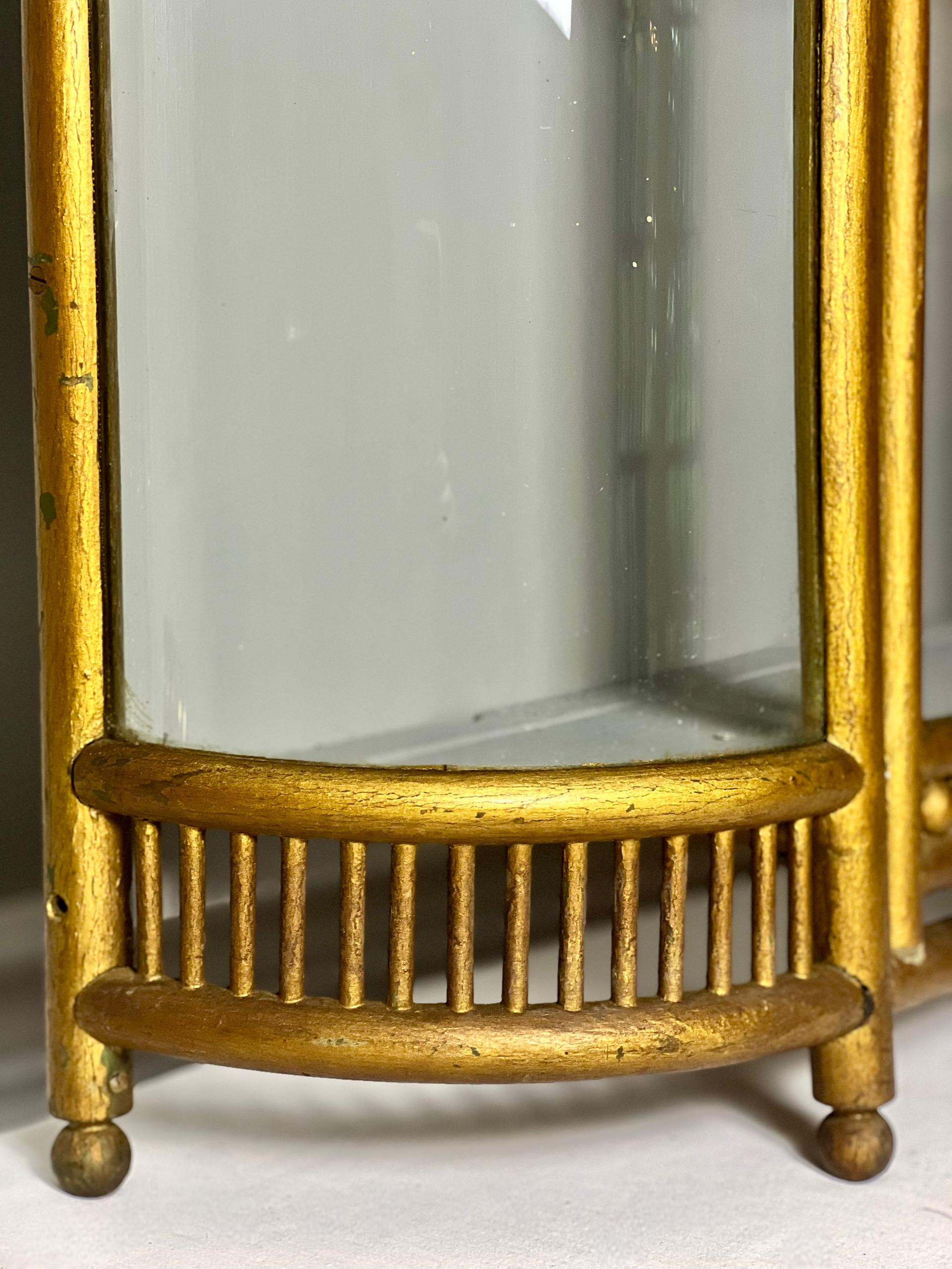 1920er Wandvitrine mit gebogenem Glas Demilune Stick and Ball Design im Angebot 4