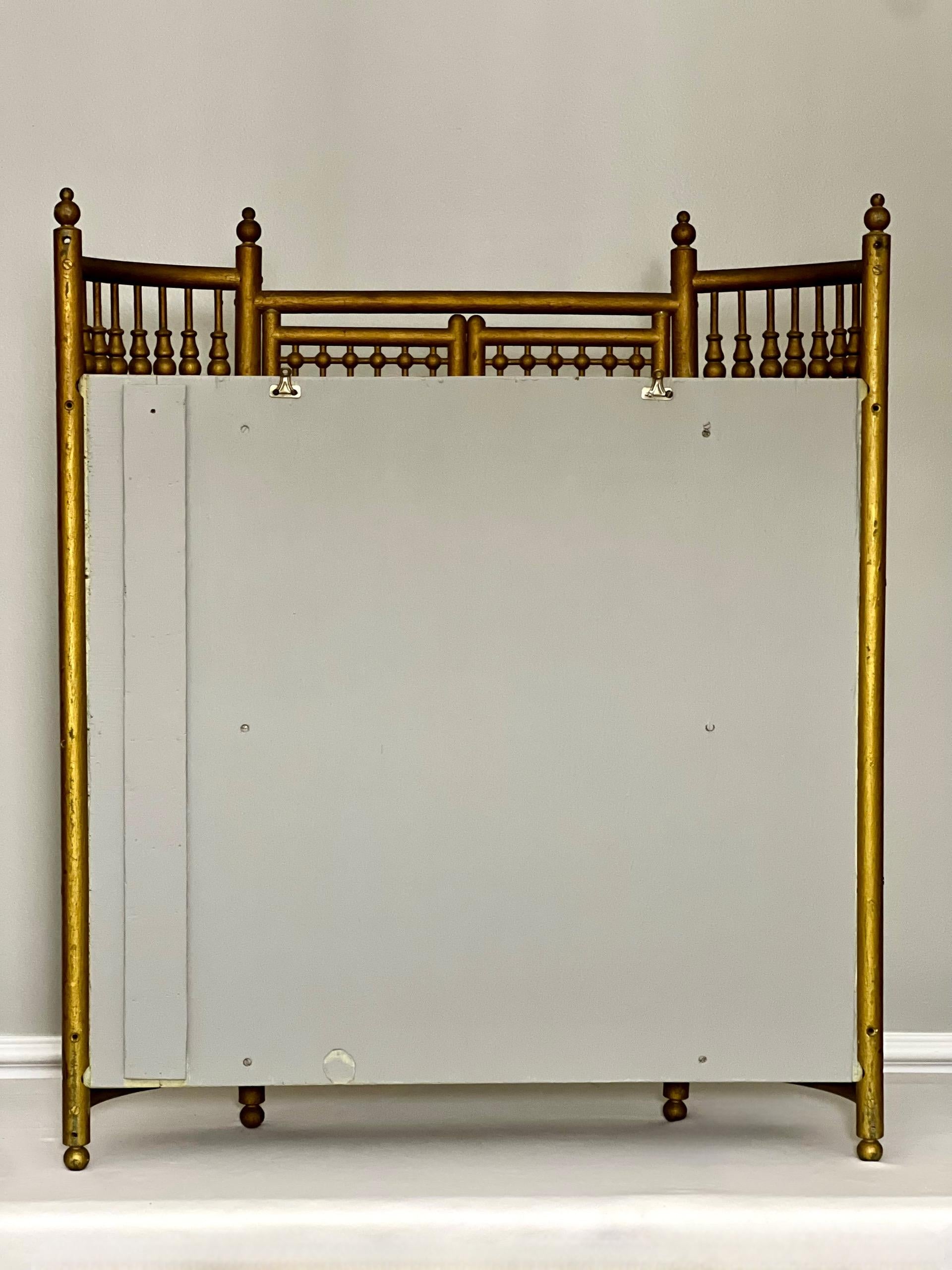 1920er Wandvitrine mit gebogenem Glas Demilune Stick and Ball Design im Angebot 6