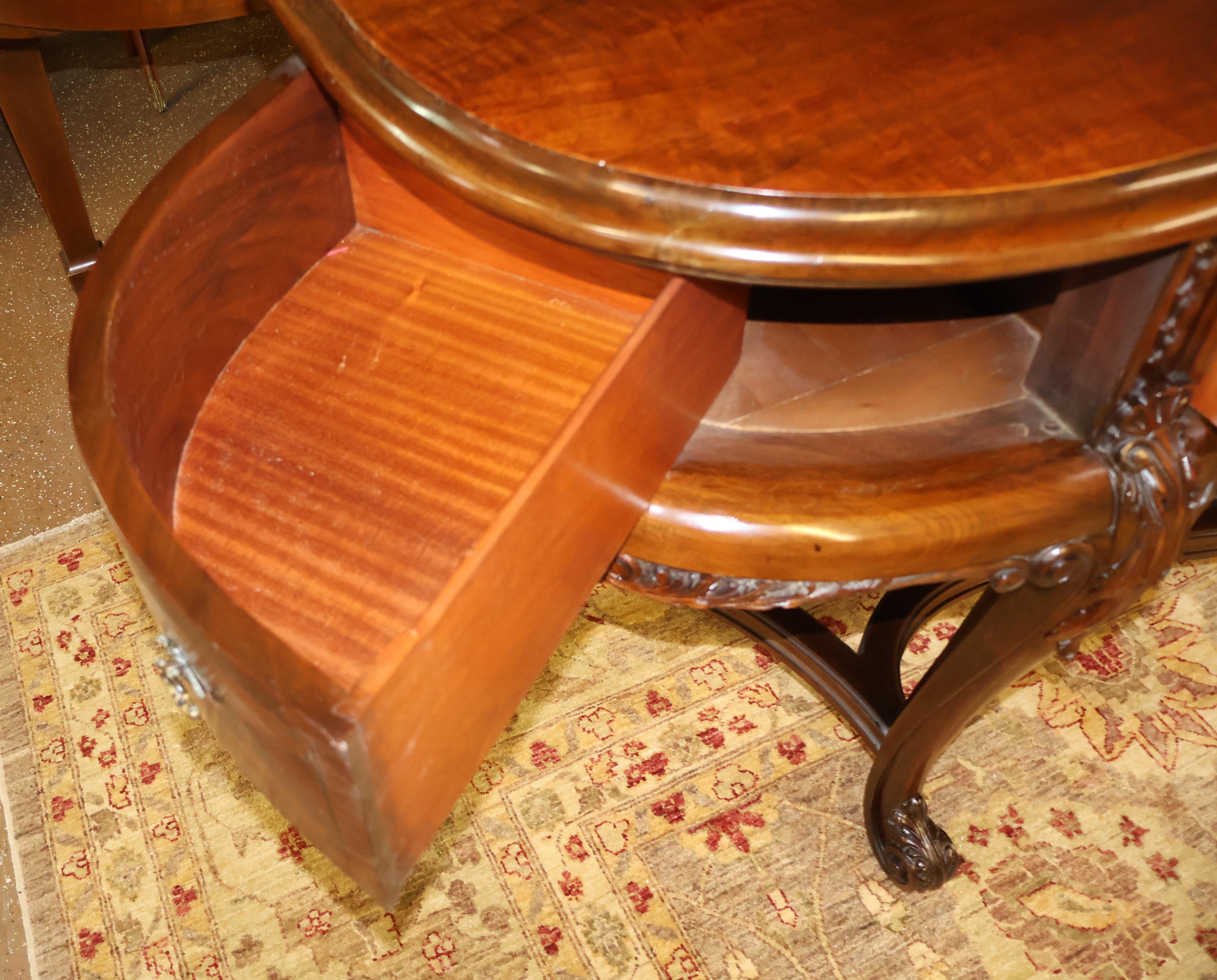 1920's Nussbaum Intarsien Französisch Stil Server Buffet Sideboard von Rockford Möbel im Angebot 3