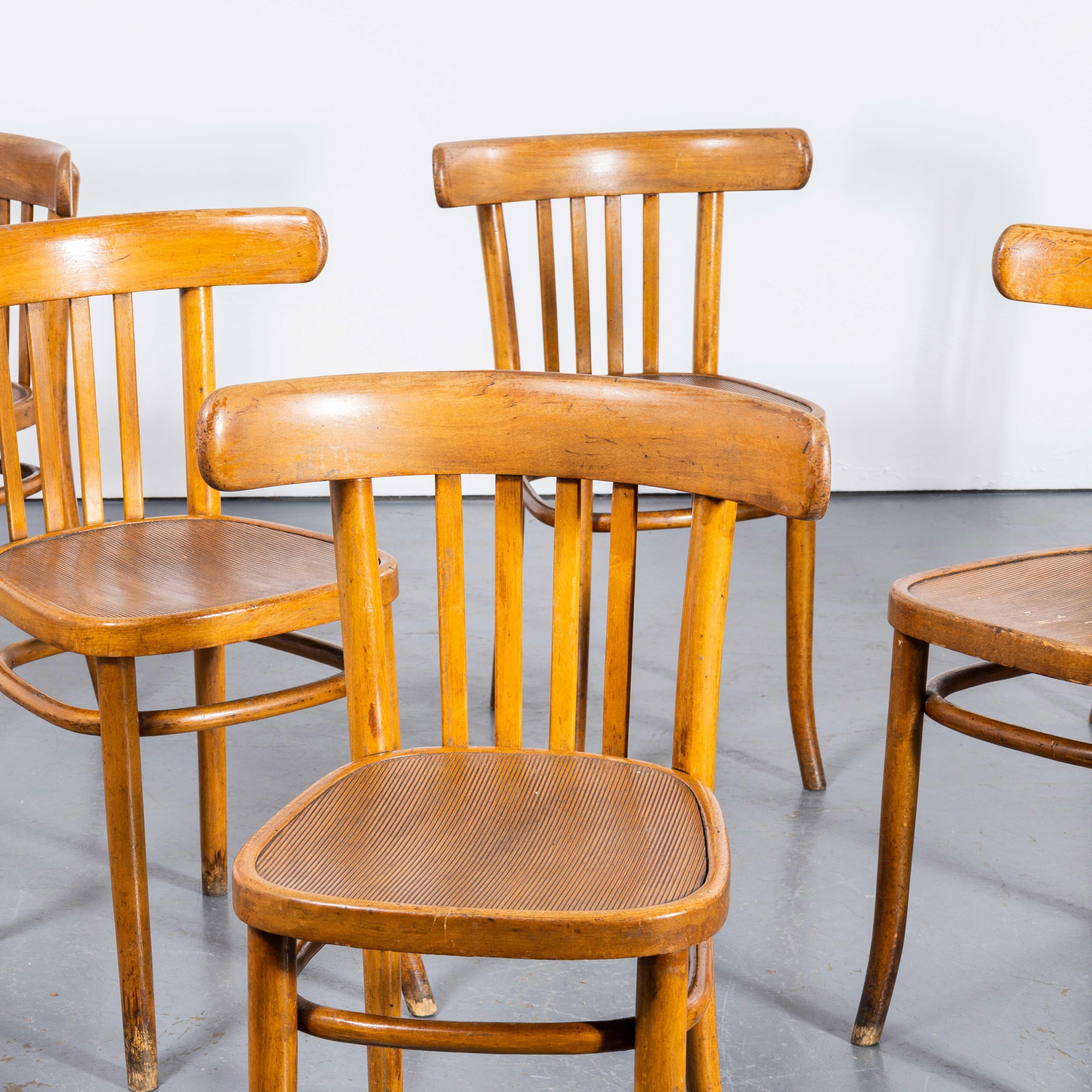 1920's Warm Honey Classic Bentwood Dining Chair - Various Quantities Available (Frühes 20. Jahrhundert) im Angebot