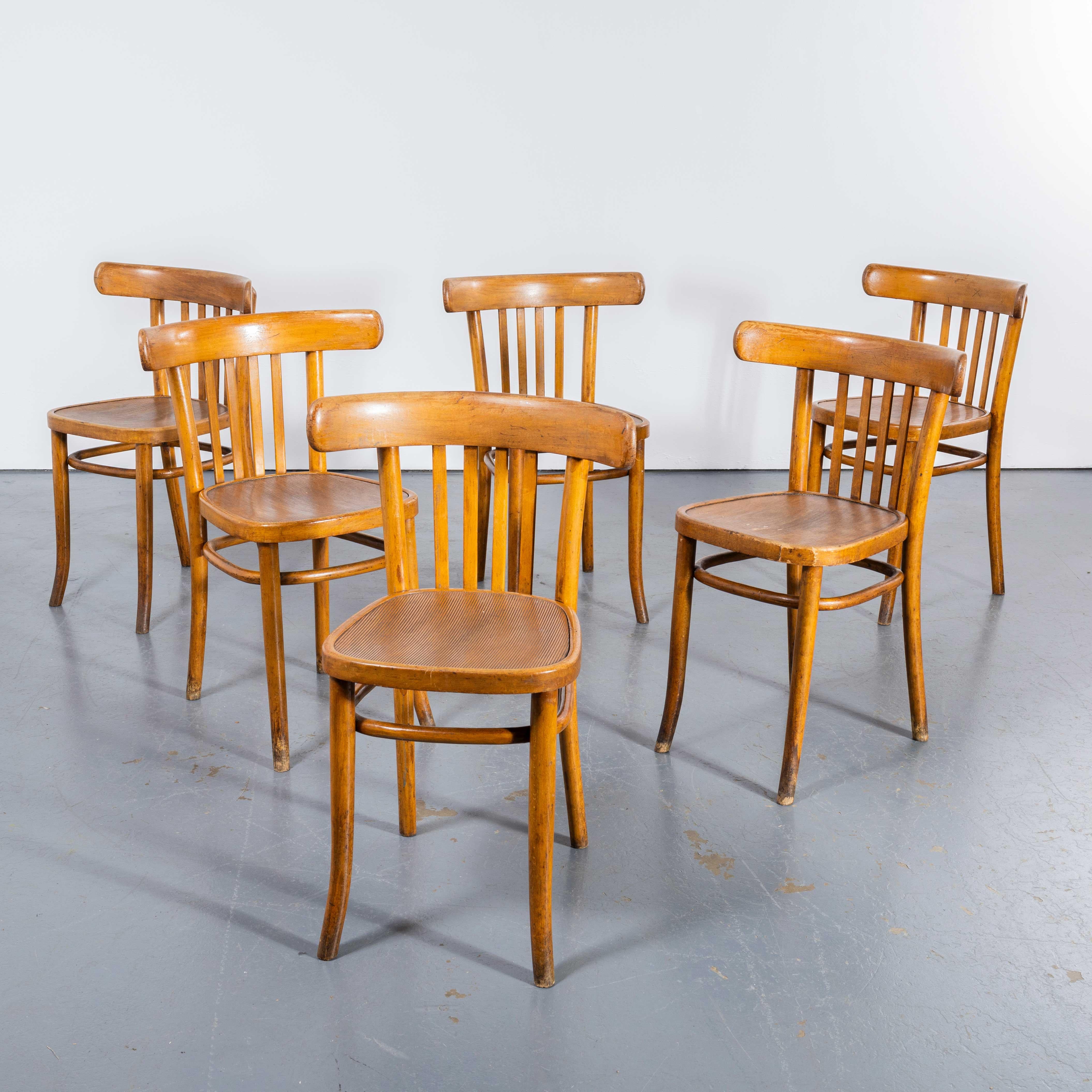 1920's Warm Honey Classic Bentwood Dining Chair - Various Quantities Available (Bugholz) im Angebot