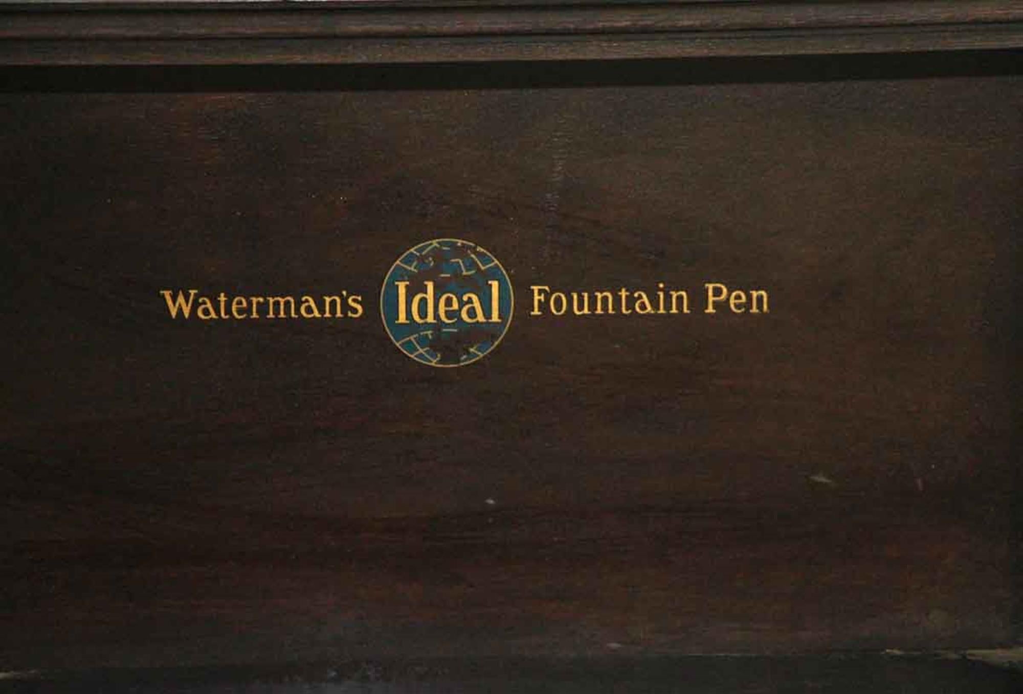 fountain pen display case