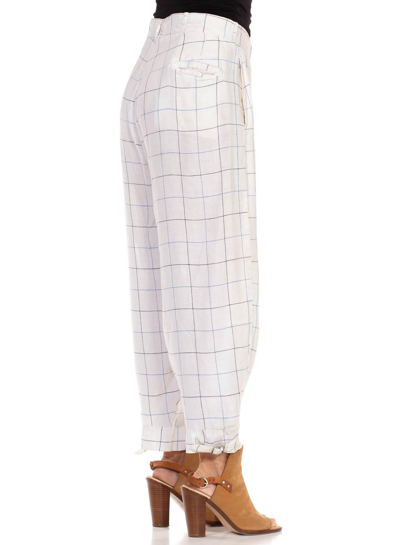 Beige Pantaloni a pinocchietto in lino a scacchi bianchi e blu degli anni '20 in vendita