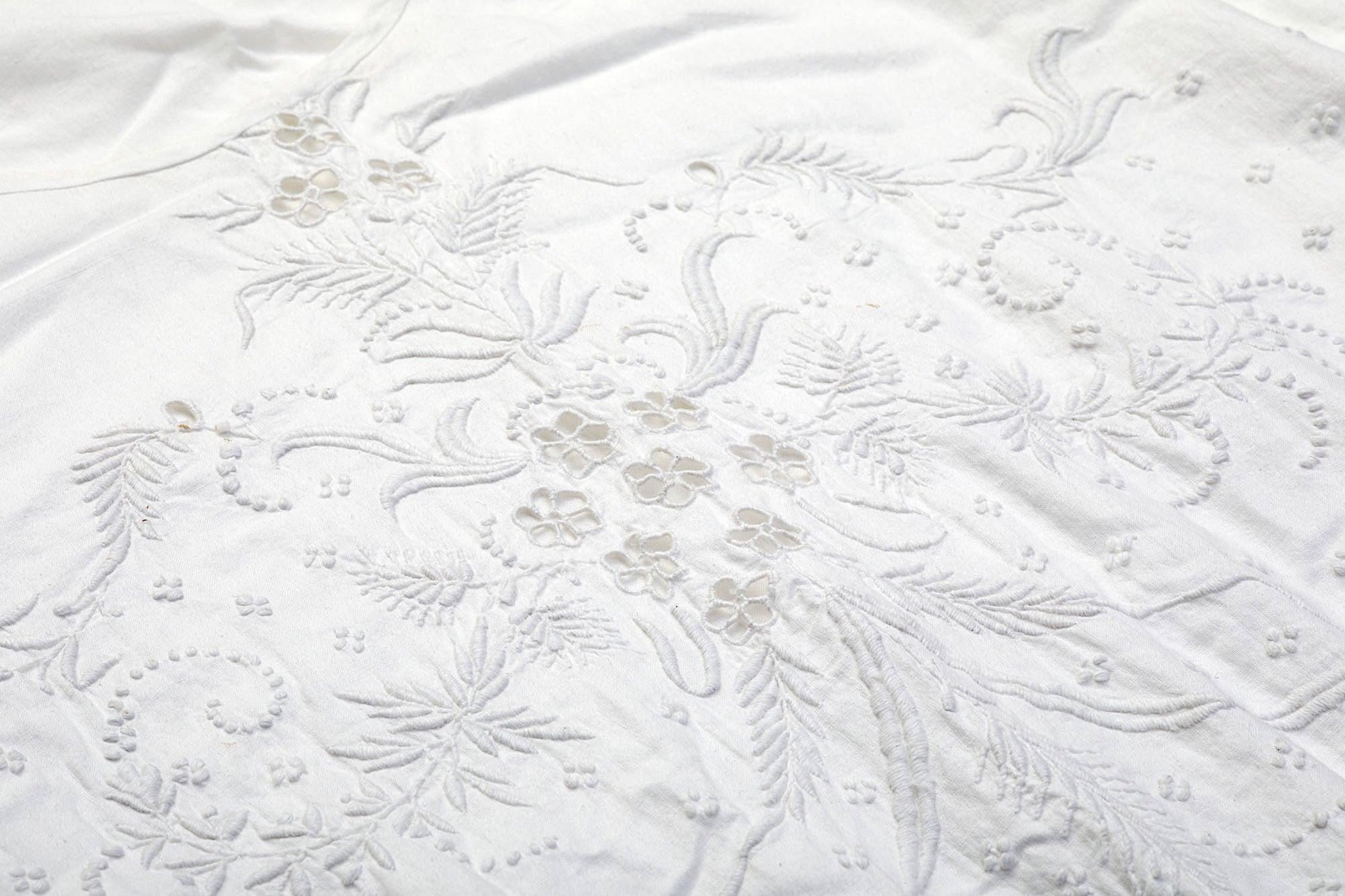 1920s White Embroidered Cotton Tea Dress For Sale 1