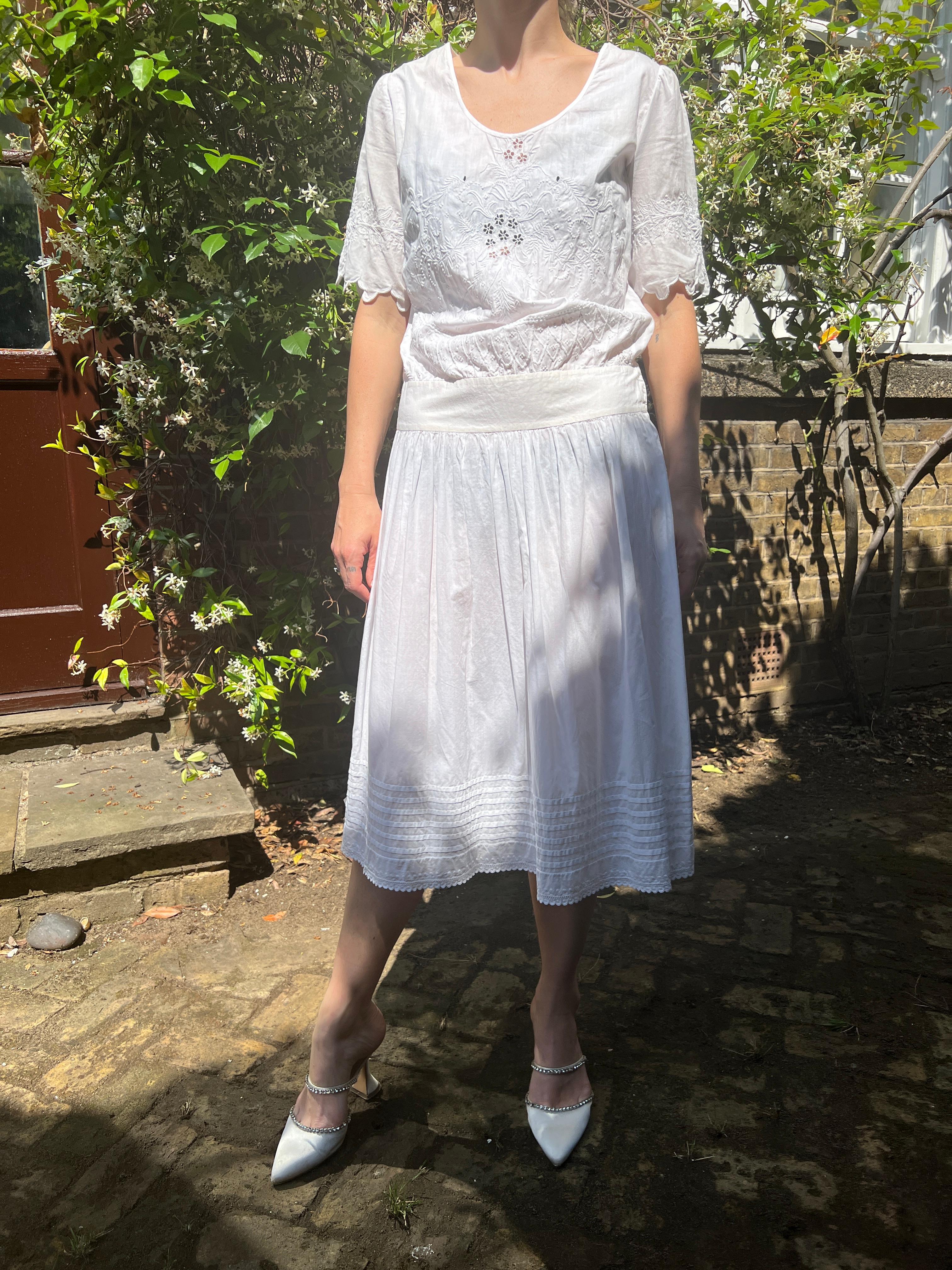 1920s White Embroidered Cotton Tea Dress For Sale 2
