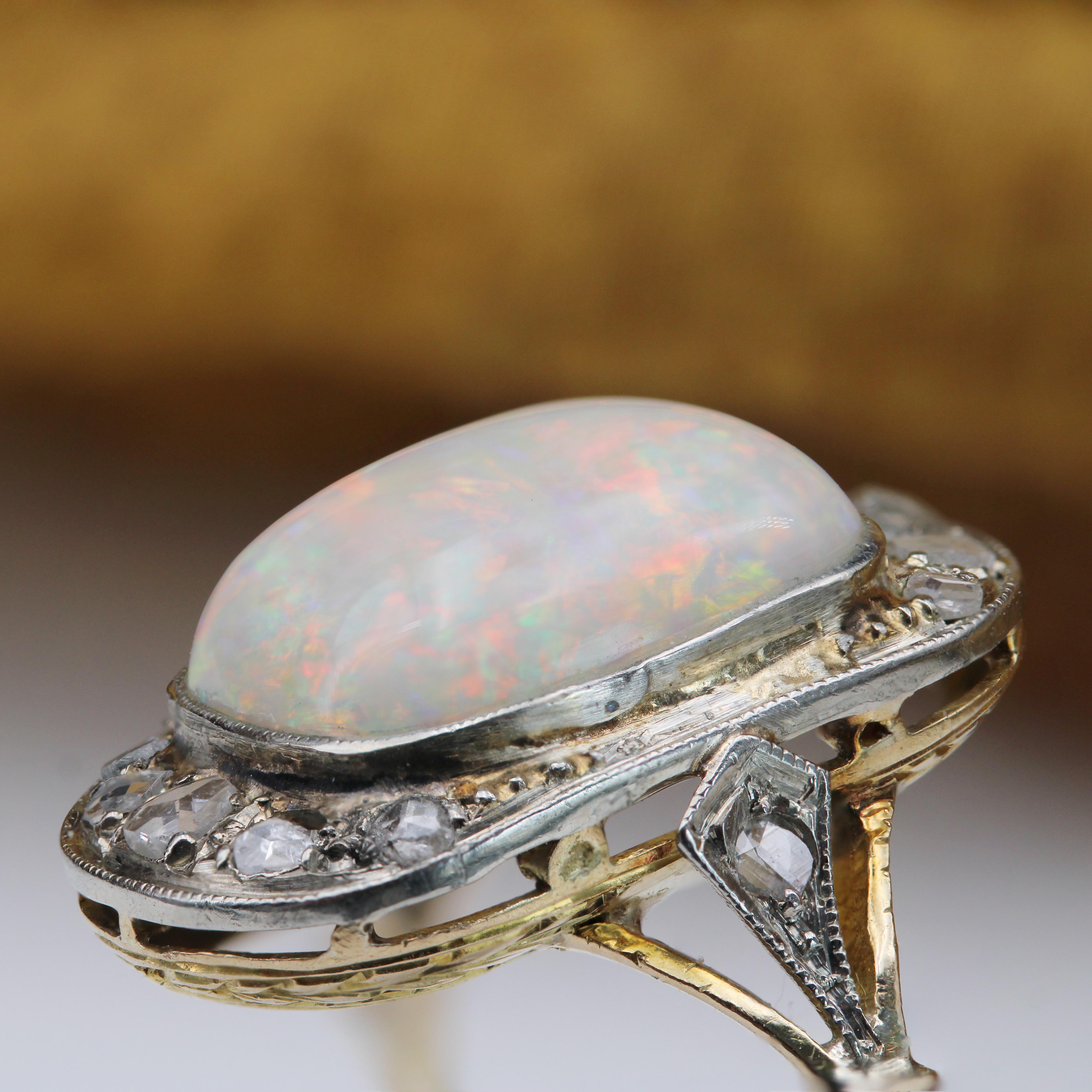 1920er Jahre Platinring mit weißem Opal und Diamanten aus 18 Karat Gelbgold im Angebot 6