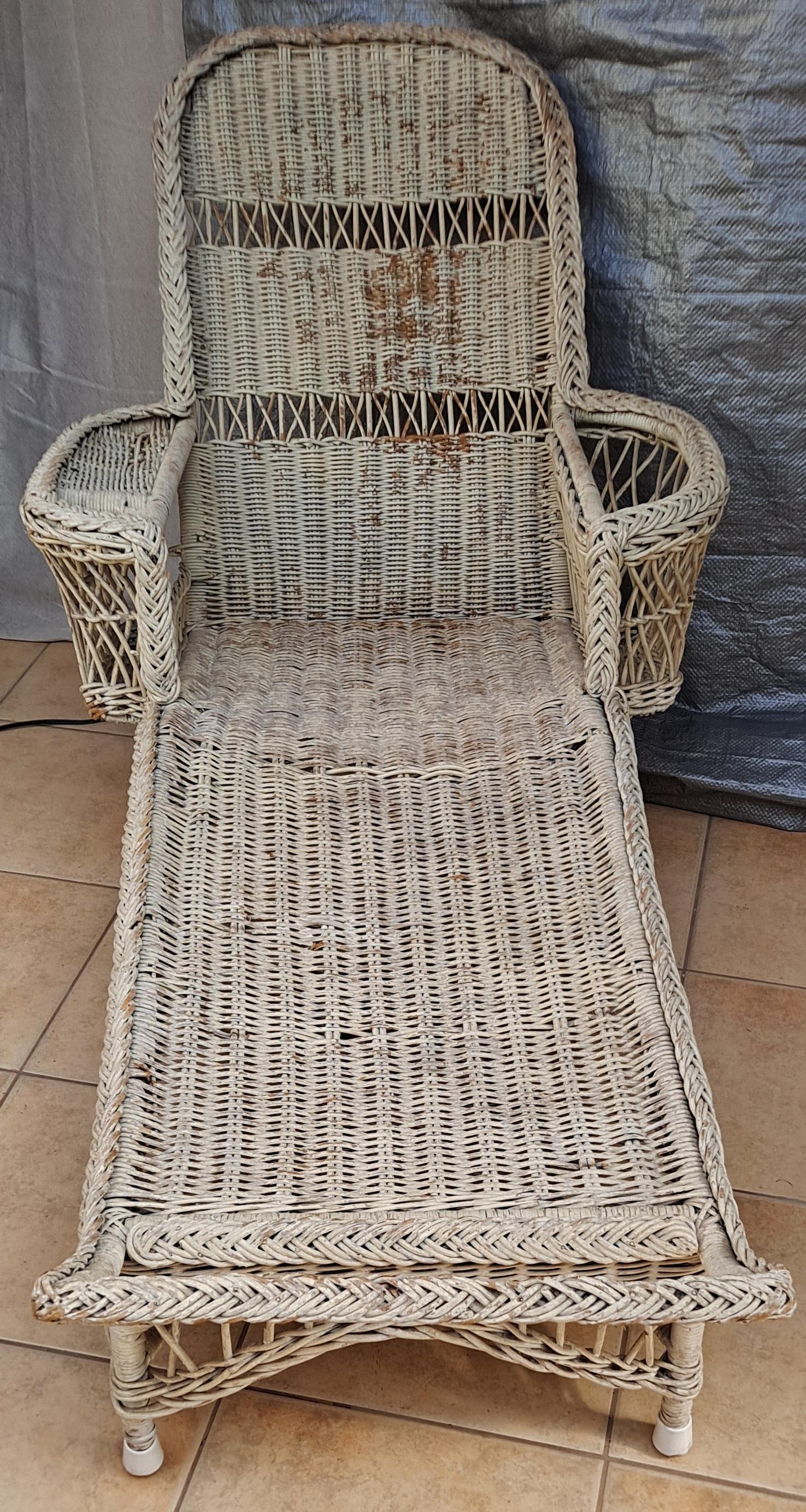 1920's White Wicker Chaise Lounge

60