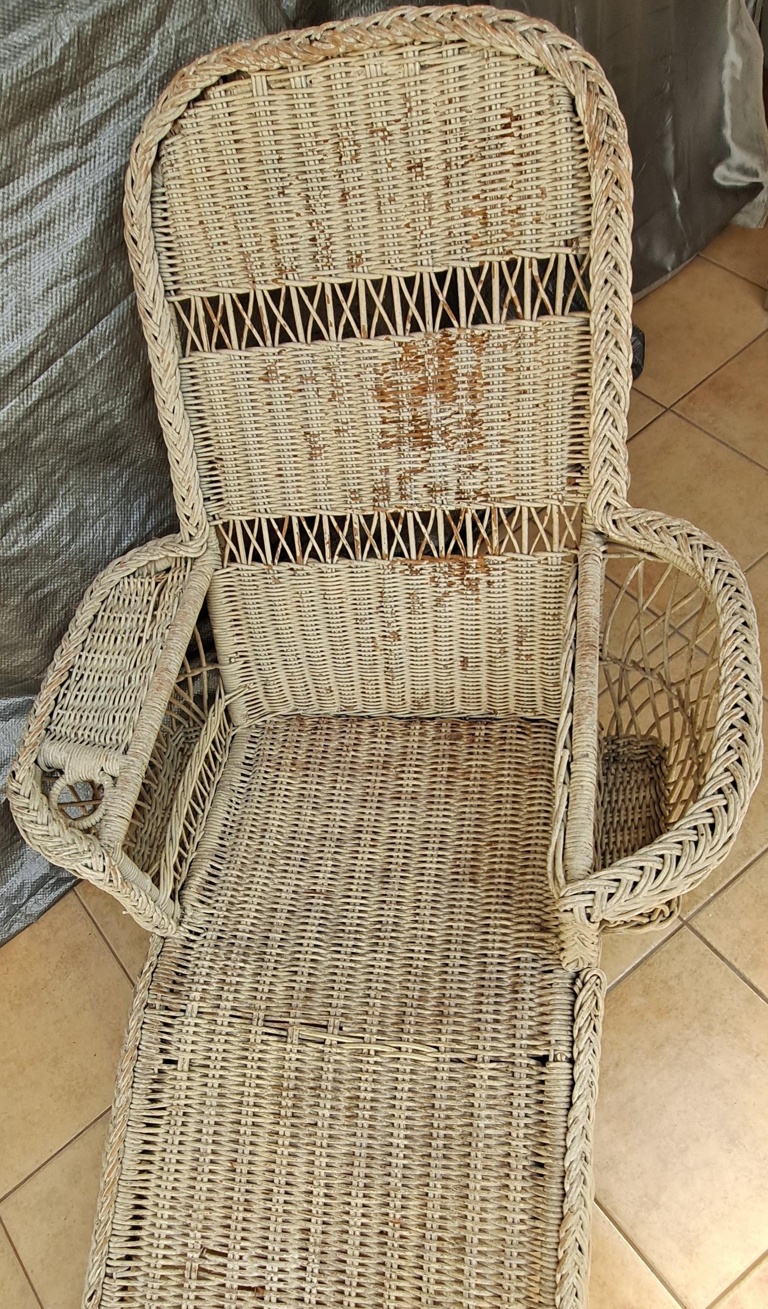 Osier Chaise longue en osier blanc des années 1920 en vente