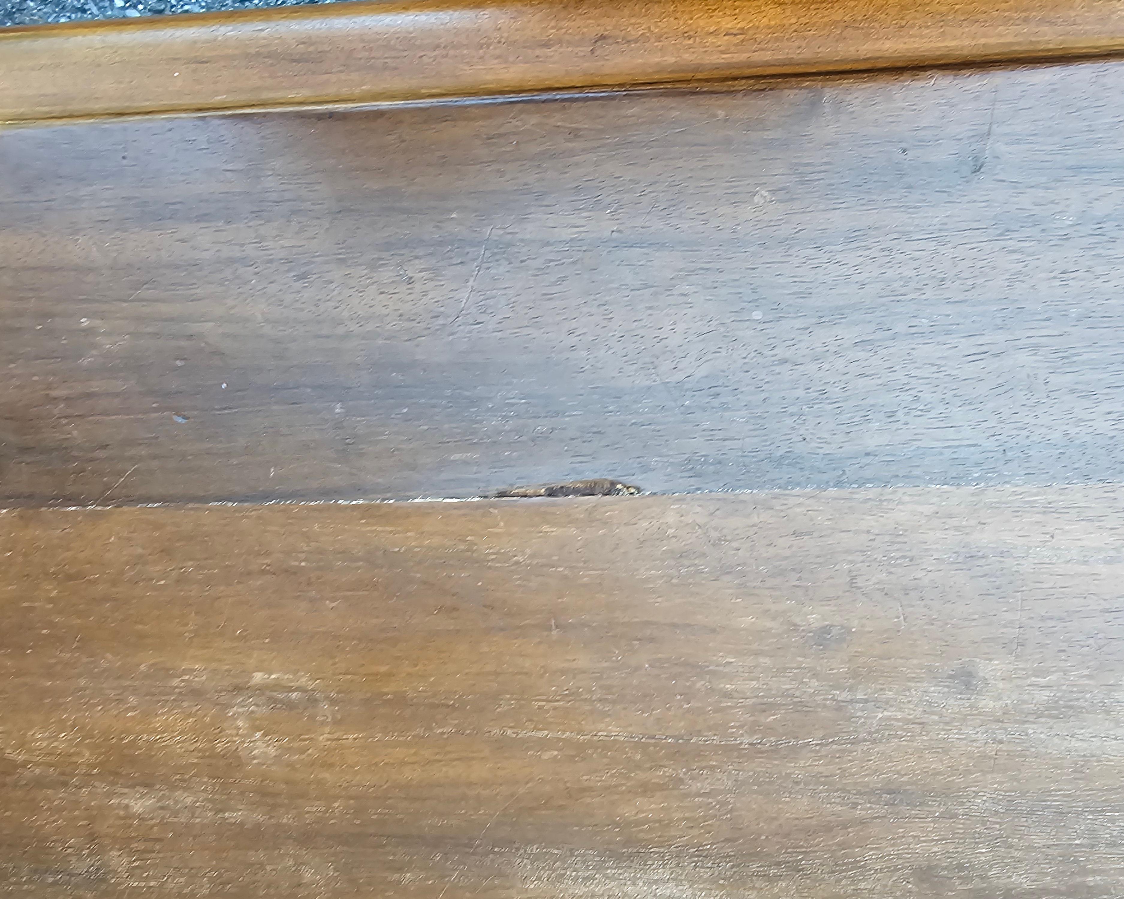 1920s William and Mary Tudor-style walnut server or buffet en venta 1