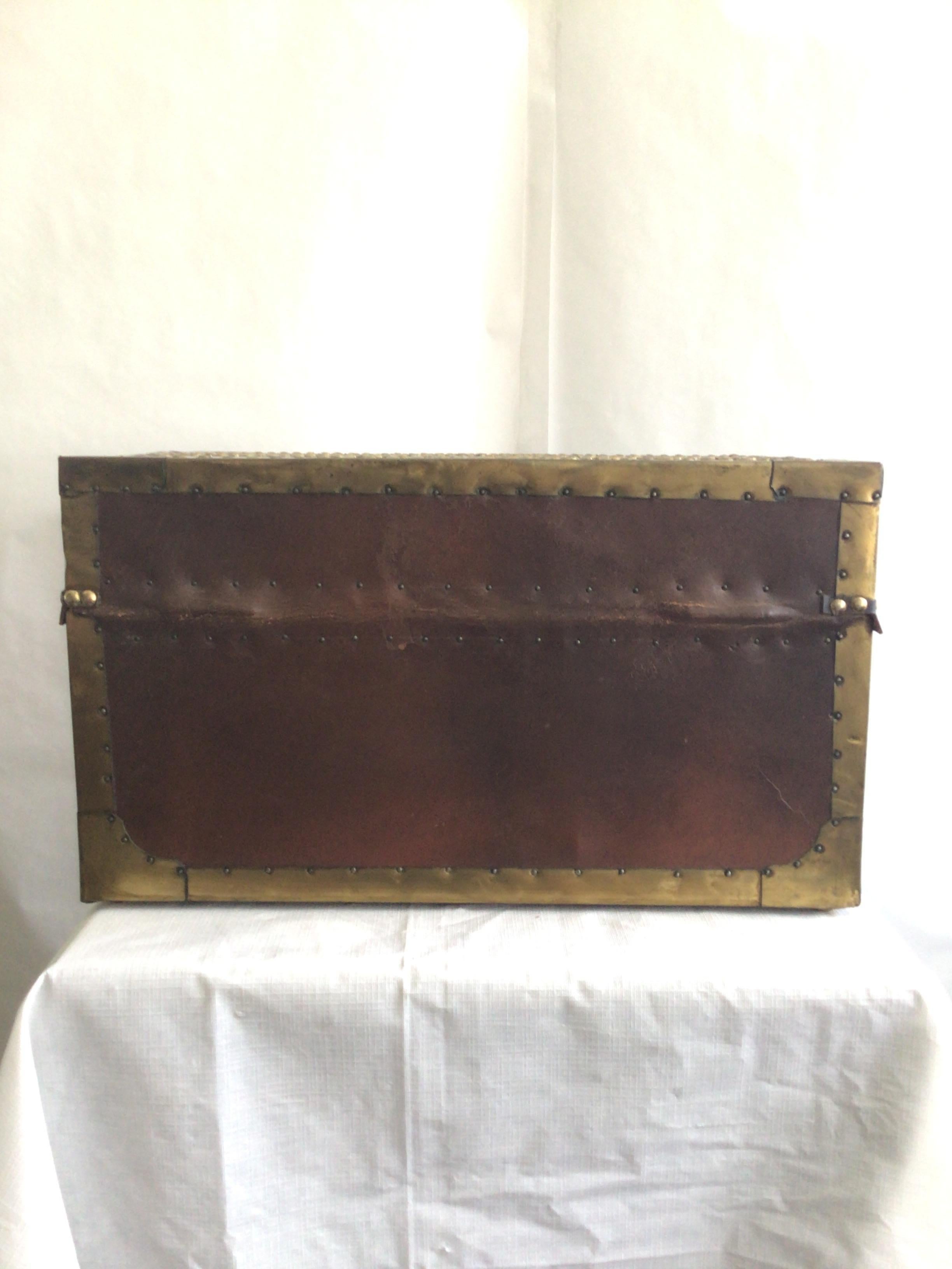 Hand-Crafted 1920s Wood and Leather Small Trunk With Brass Studs For Sale