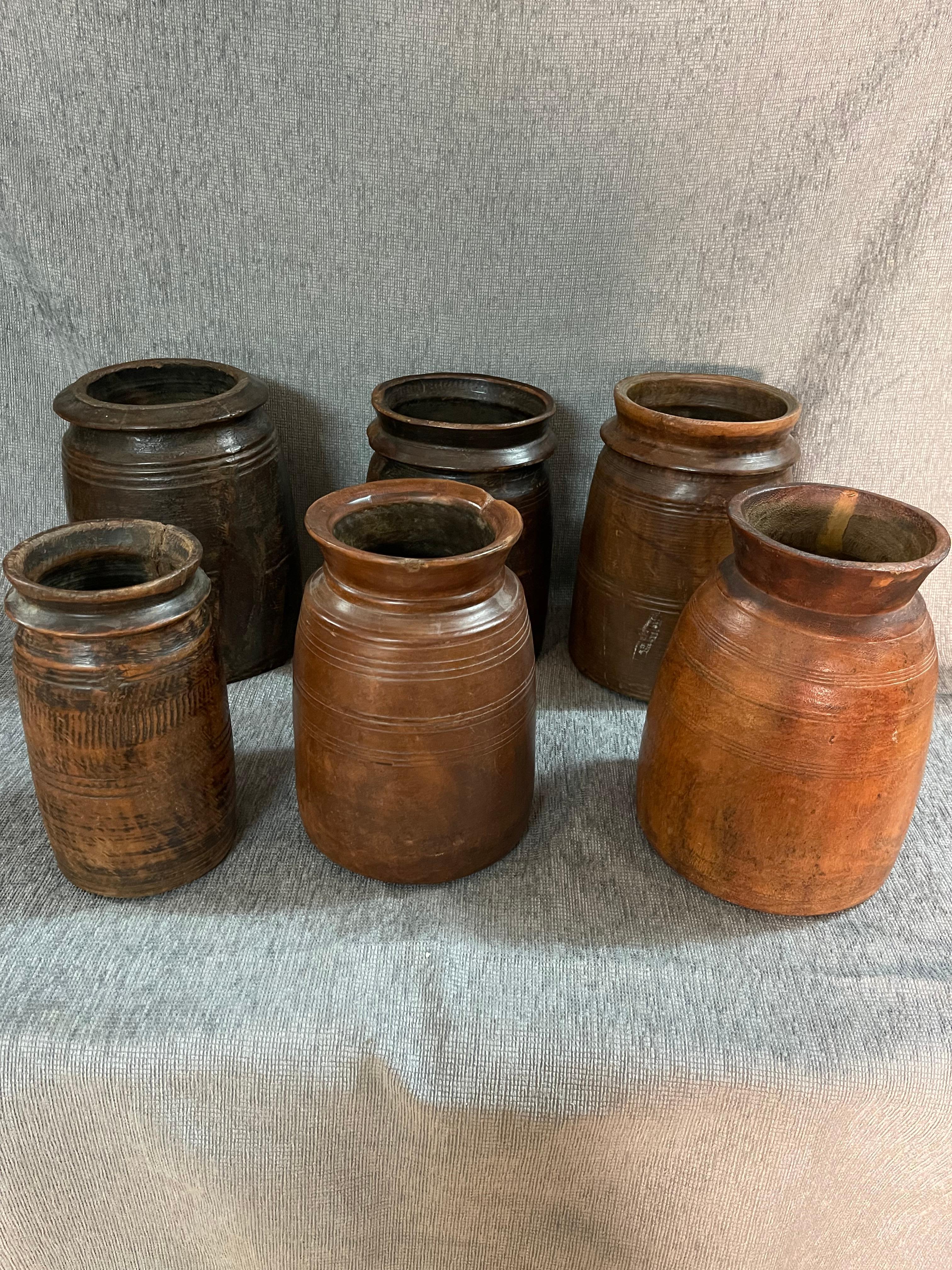 1920s  Olla de Madera Himachal colonial estadounidense en venta