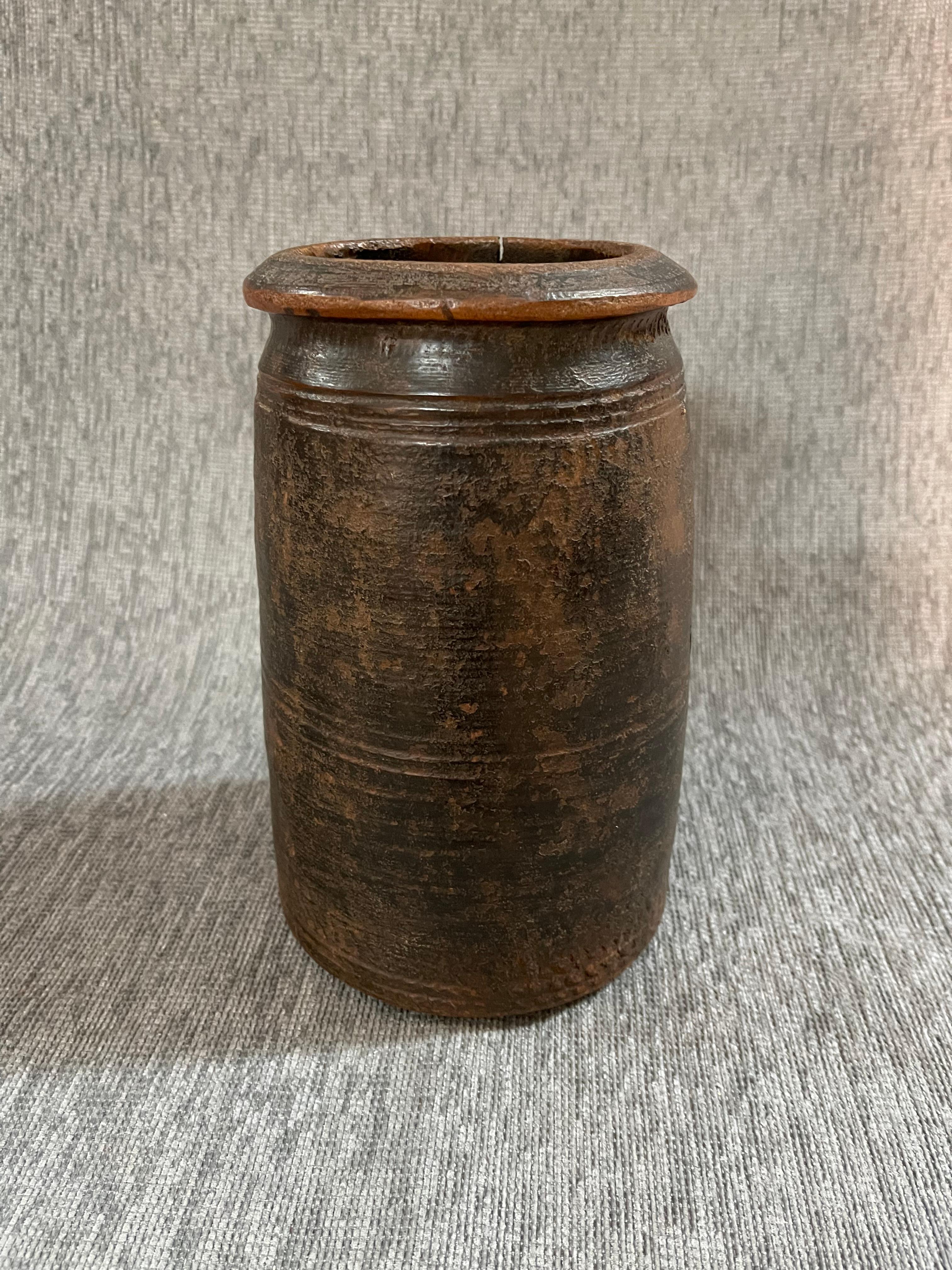 1920s  Olla de Madera Himachal Indio en venta