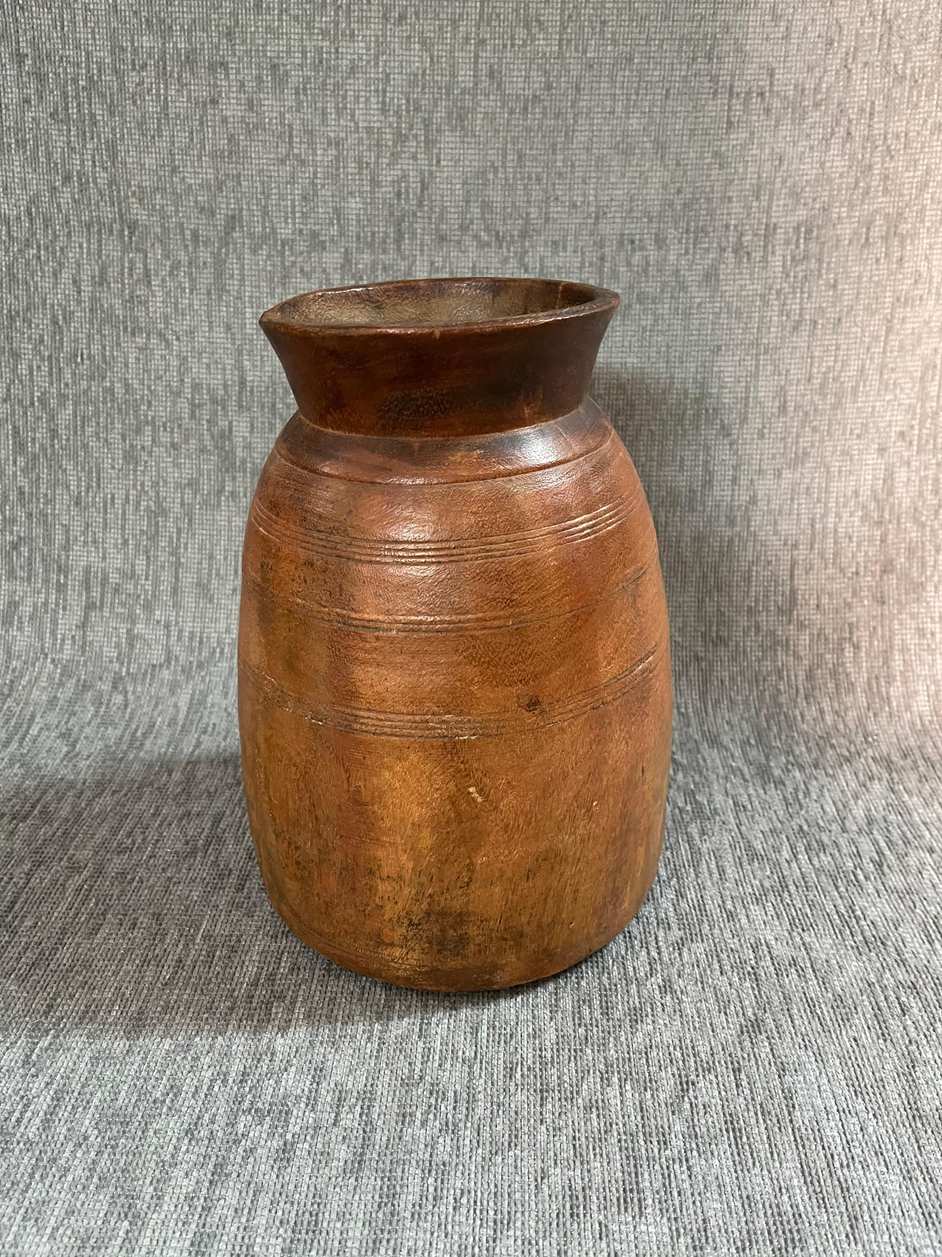1920s  Wood Himachal Pot In Good Condition For Sale In Roma, IT