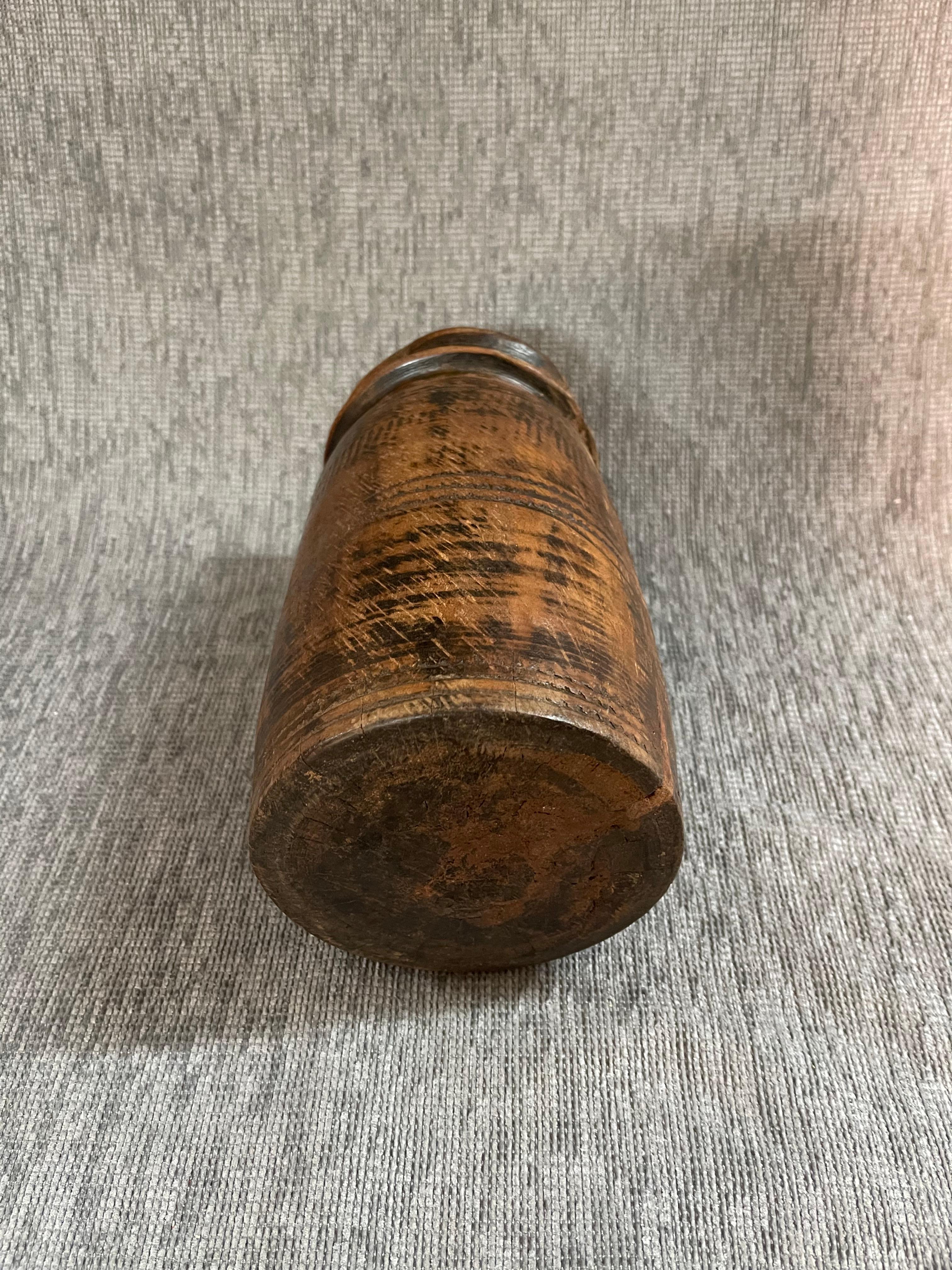 XX secolo 1920s  Wood Himachal Pot in vendita