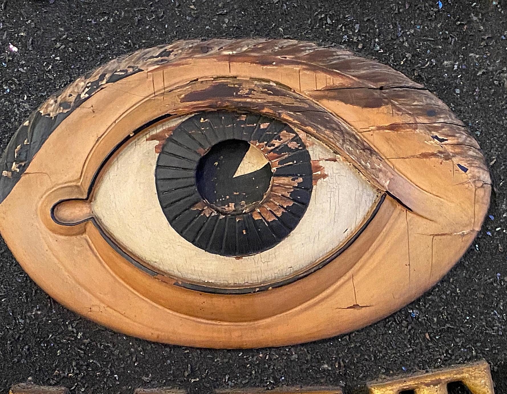 1920s Wooden Double Sided Optometrist Sign with Gilded Letters In Good Condition In New York, NY