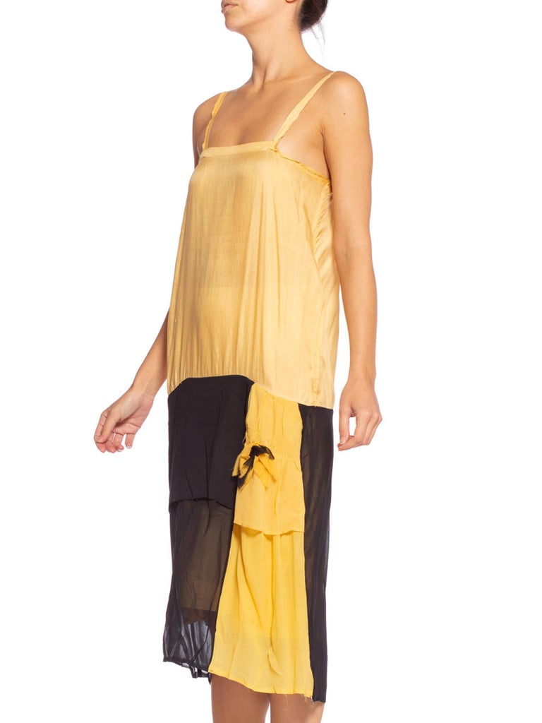 metalic dress Kaleen One Shoulder Metallic Maxi In Gold – Mew Mews Fashion weddingdress Size:dress size pants : 32 Unfinished bottom The Land of Naked