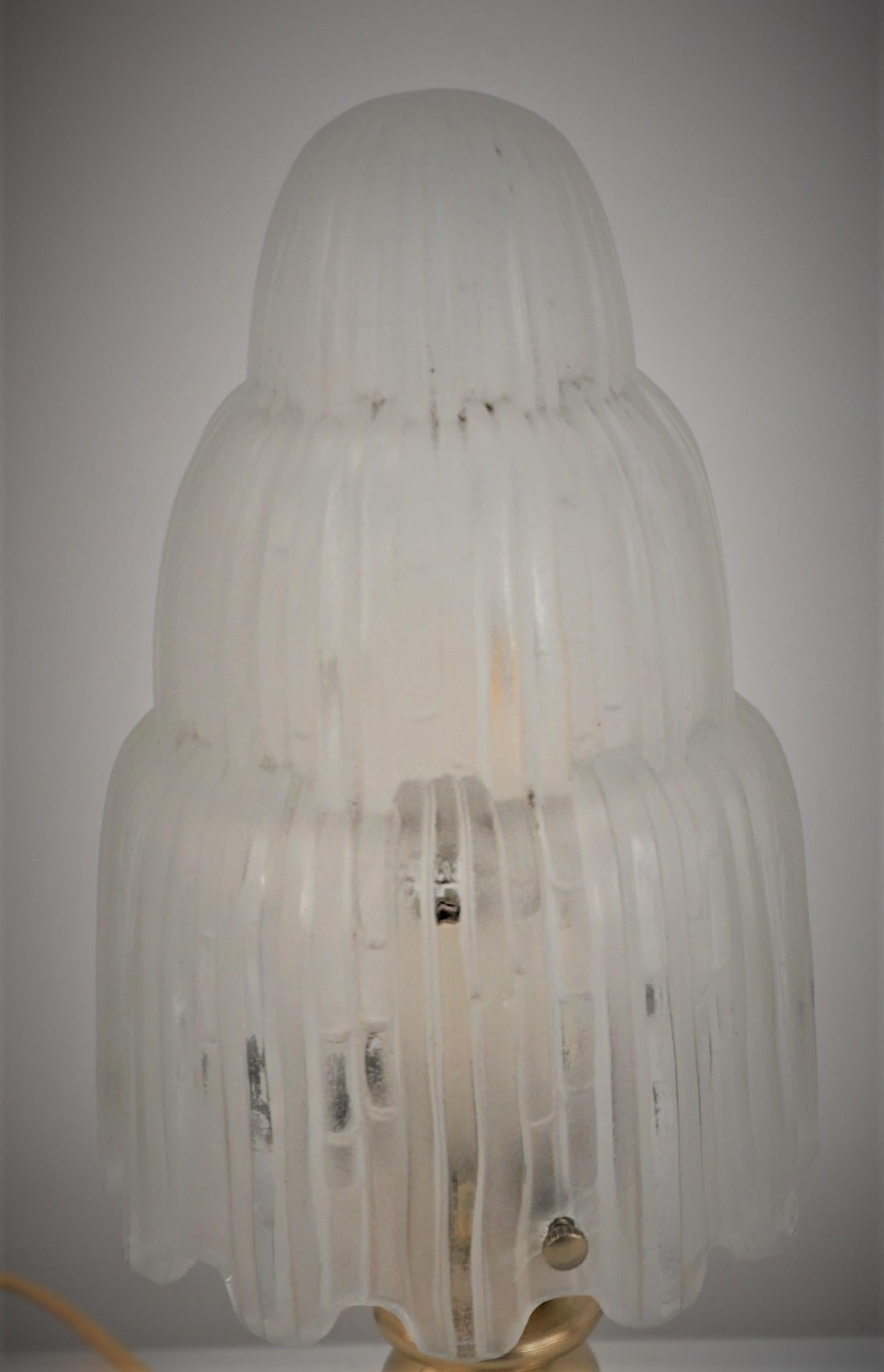 Lampe de table Art déco des années 1920 par Sabino en vente 1