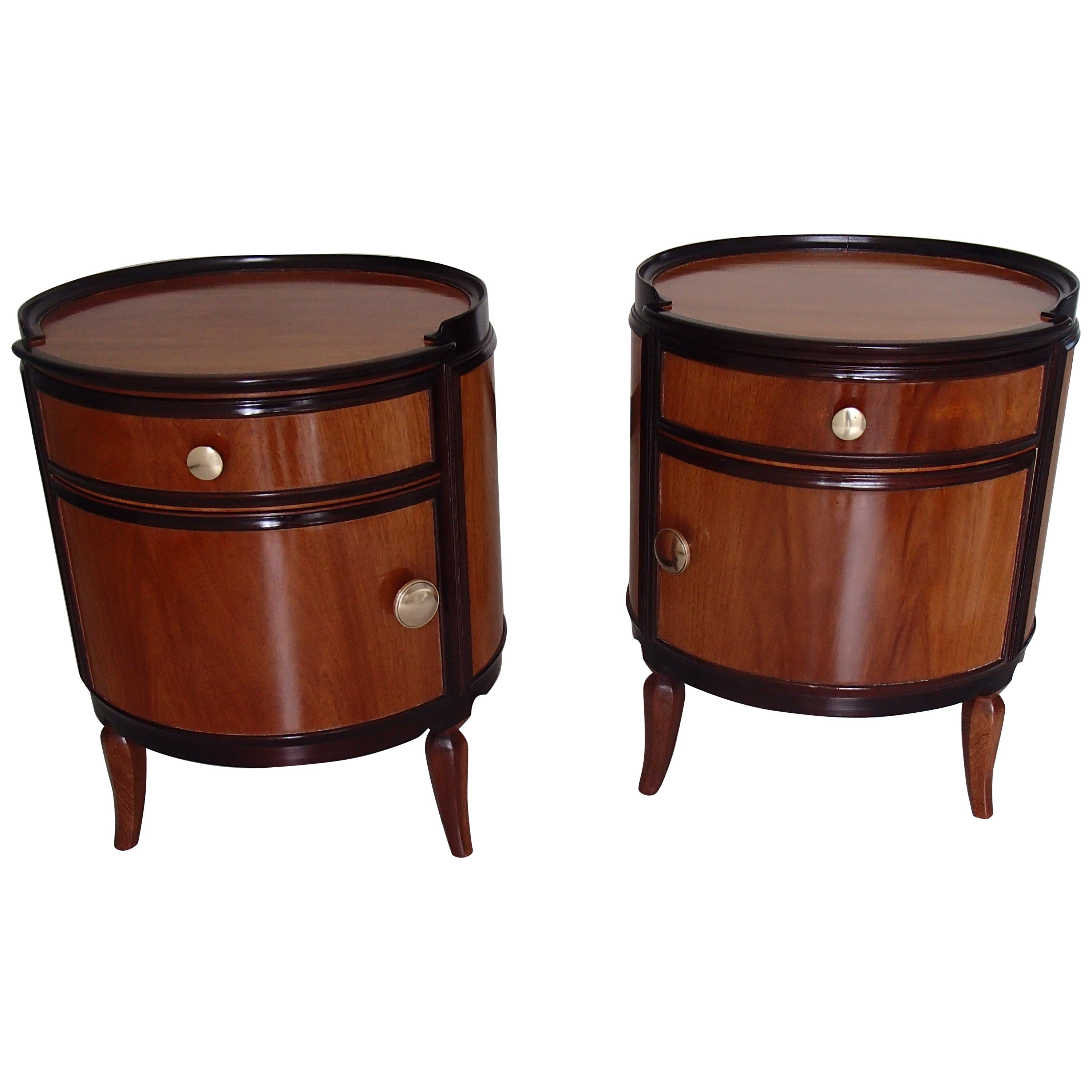 1920 This Pair Round of Full Mahogany Side Tables Nightstands with Brass Knobs