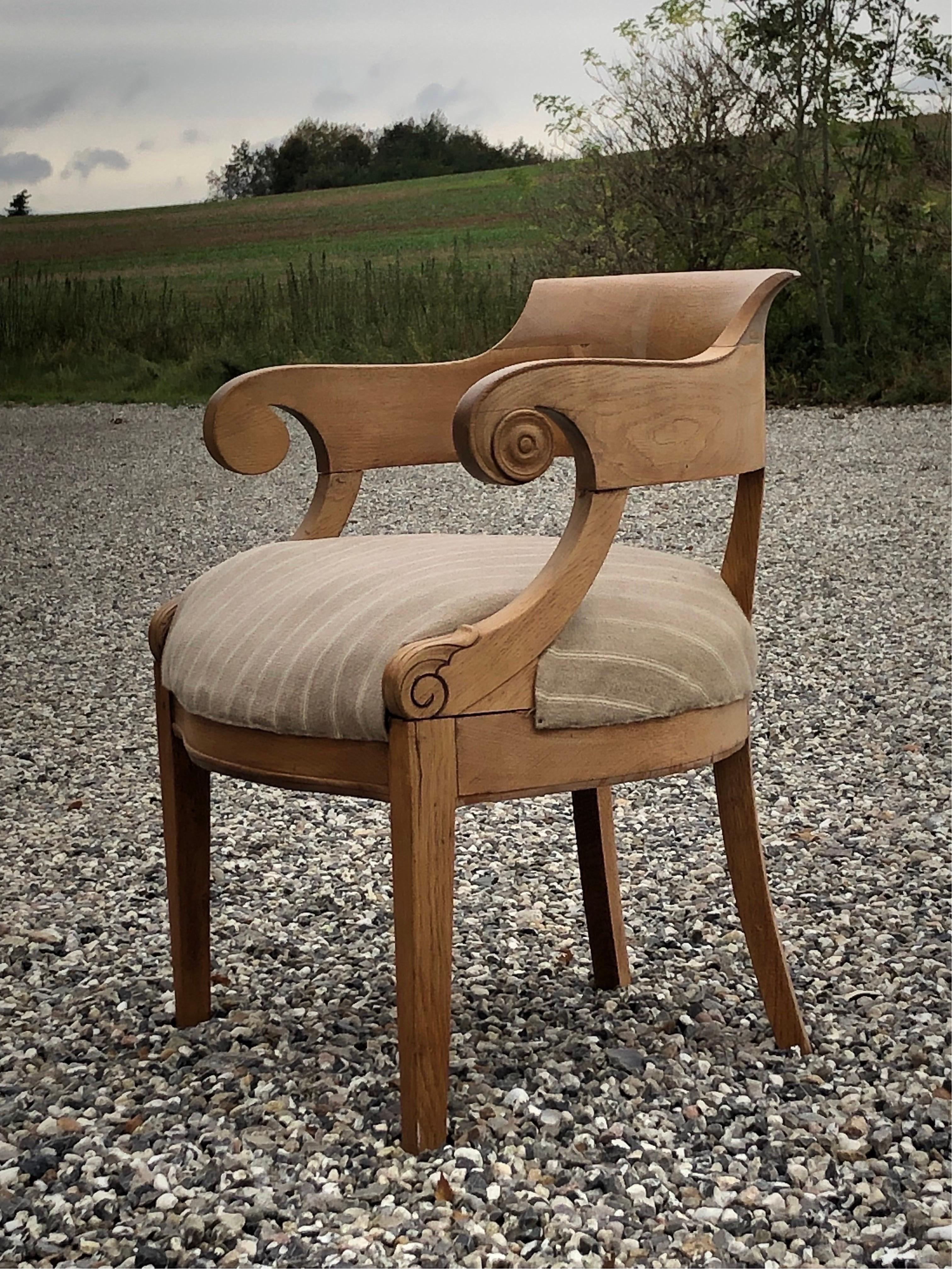 Art Nouveau Poltrona in quercia da ebanisteria danese degli anni '20 in vendita