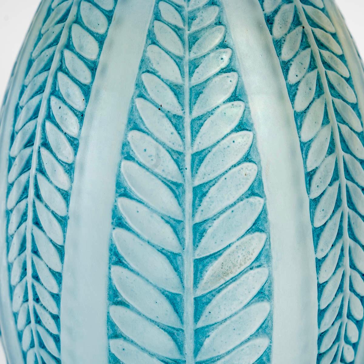 Art Deco 1921 Original René Lalique Vase Acacia Frosted Glass with Blue Patina