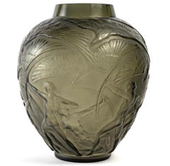 1921 René Lalique Archers Vase Grey Topaz Smoked Glass Men Arrows Hunt