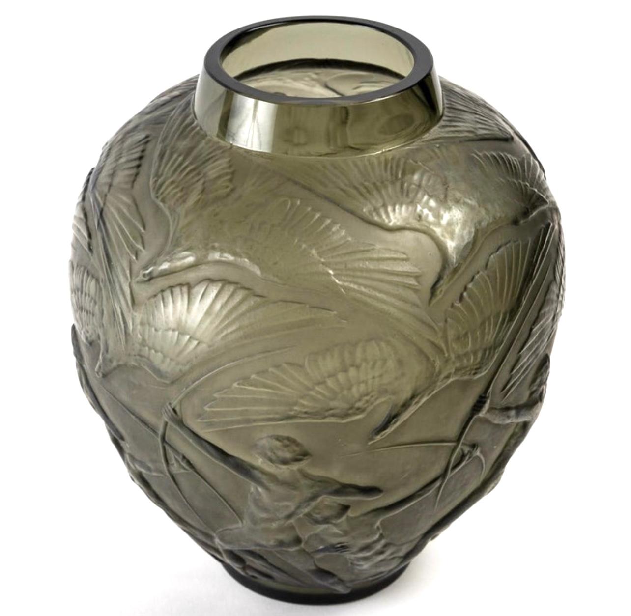 Art Deco 1921 René Lalique Archers Vase Grey Topaz Smoked Glass Men Arrows Hunt