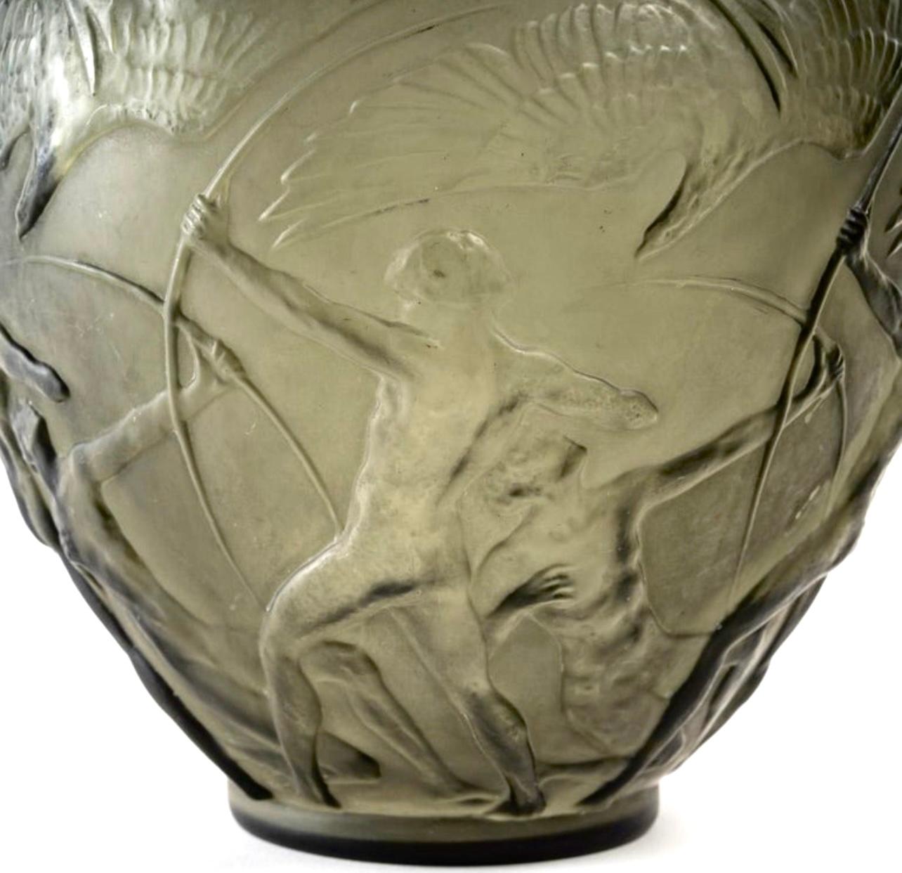 French 1921 René Lalique Archers Vase Grey Topaz Smoked Glass Men Arrows Hunt