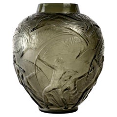 1921 René Lalique Vase Archer Verre fumé Topaze Gris Hommes Flèches Chasse