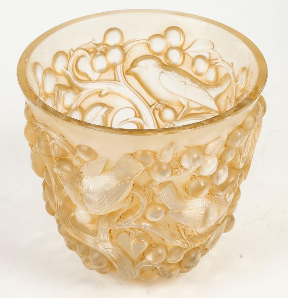 1921 , René Lalique, “Avallon” vase In Excellent Condition For Sale In SAINT-OUEN-SUR-SEINE, FR