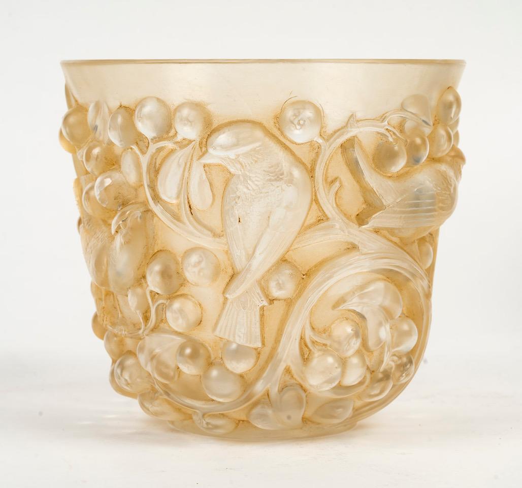 Glass 1921 , René Lalique, “Avallon” vase For Sale