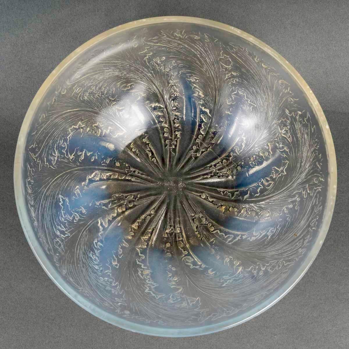 Francese 1921 René Lalique - Ciotola Chicoree Chicory in vetro opalescente in vendita