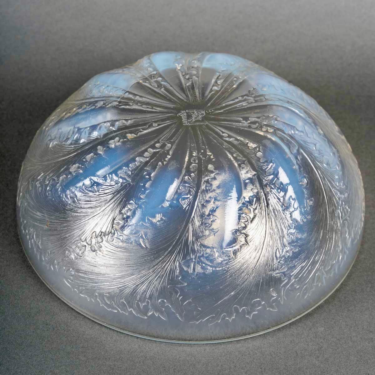 Stampato 1921 René Lalique - Ciotola Chicoree Chicory in vetro opalescente in vendita