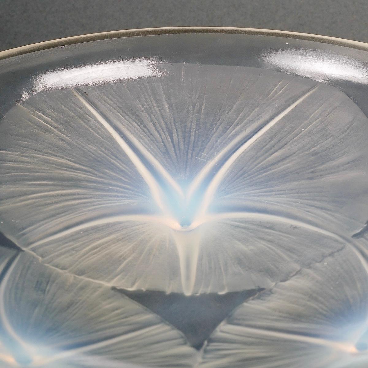 1921 René Lalique - Schale Volubilis Opaleszierendes Glas (Art déco) im Angebot