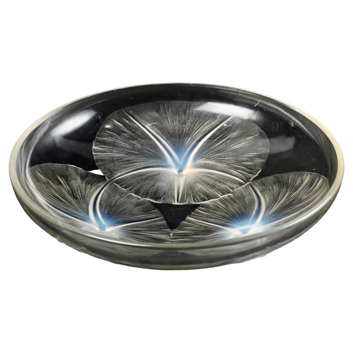 1921 René Lalique, Bowl Volubilis Opalescent Glass