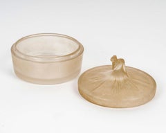 1921 René Lalique - Dose Degas Milchglas mit Sepia-Patina