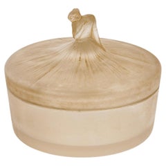 1921 René Lalique - Dose Degas Milchglas mit Sepia-Patina