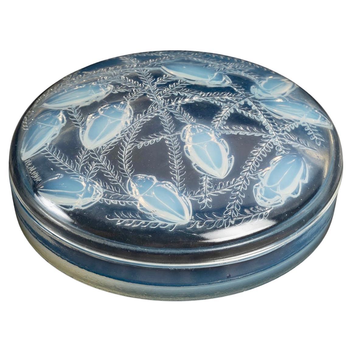 1921 René Lalique Box Jar Cleones Opalescent, Beetles