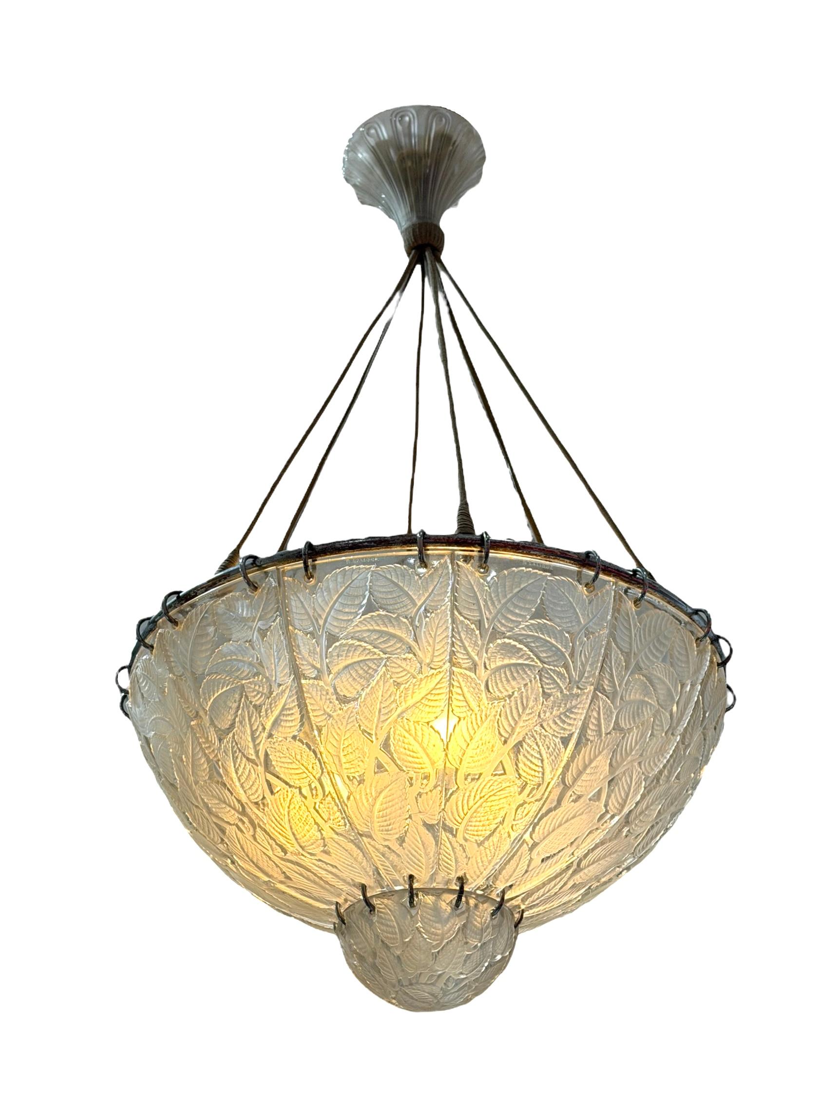 French 1921 René Lalique Ceiling Fixture Light Chandelier Feuilles de Charmes Glass For Sale